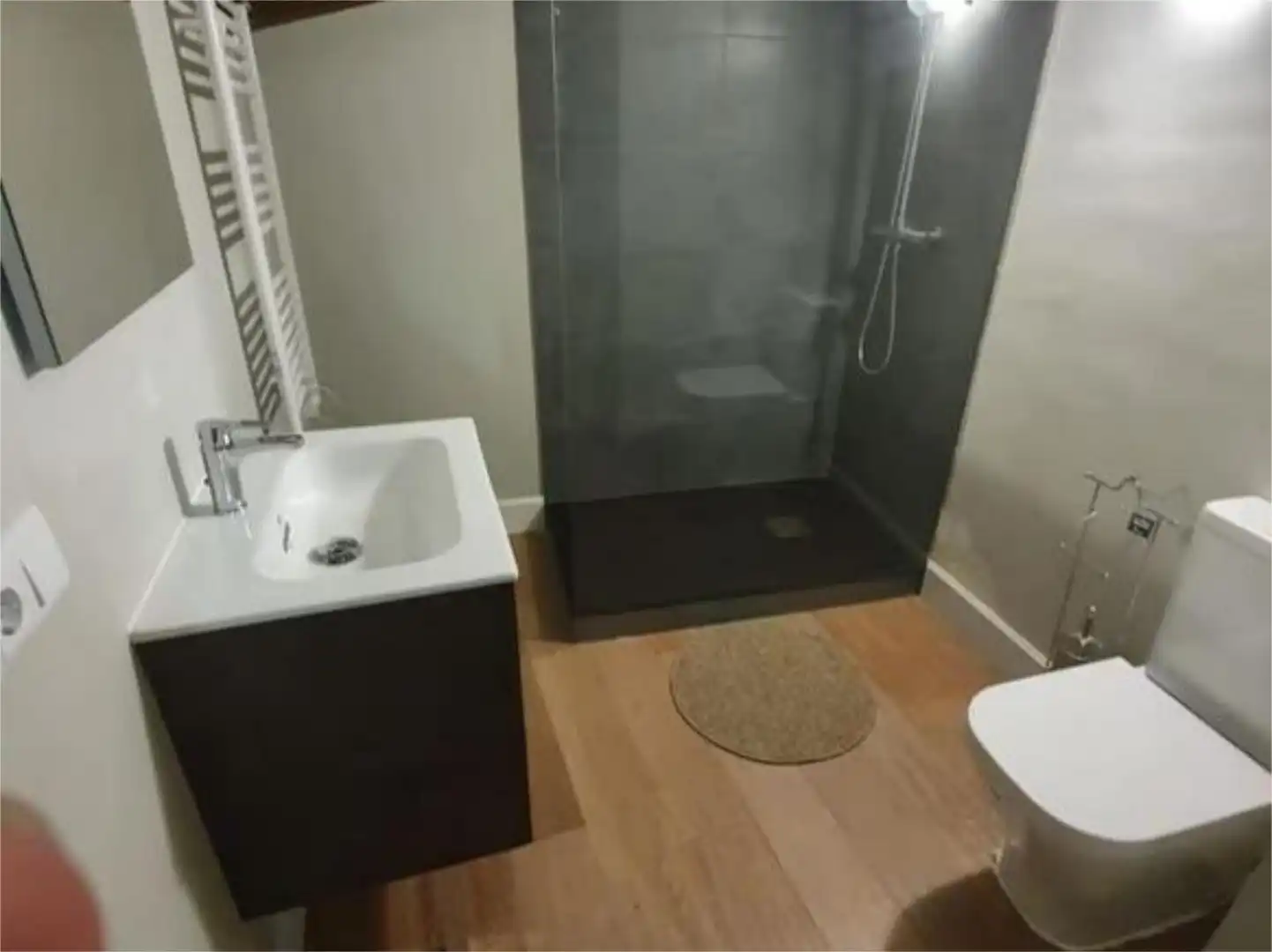 Baño de Apartamento de alquiler en Aldeaseca de la Frontera con Aire acondicionado, Calefacción y Amueblado