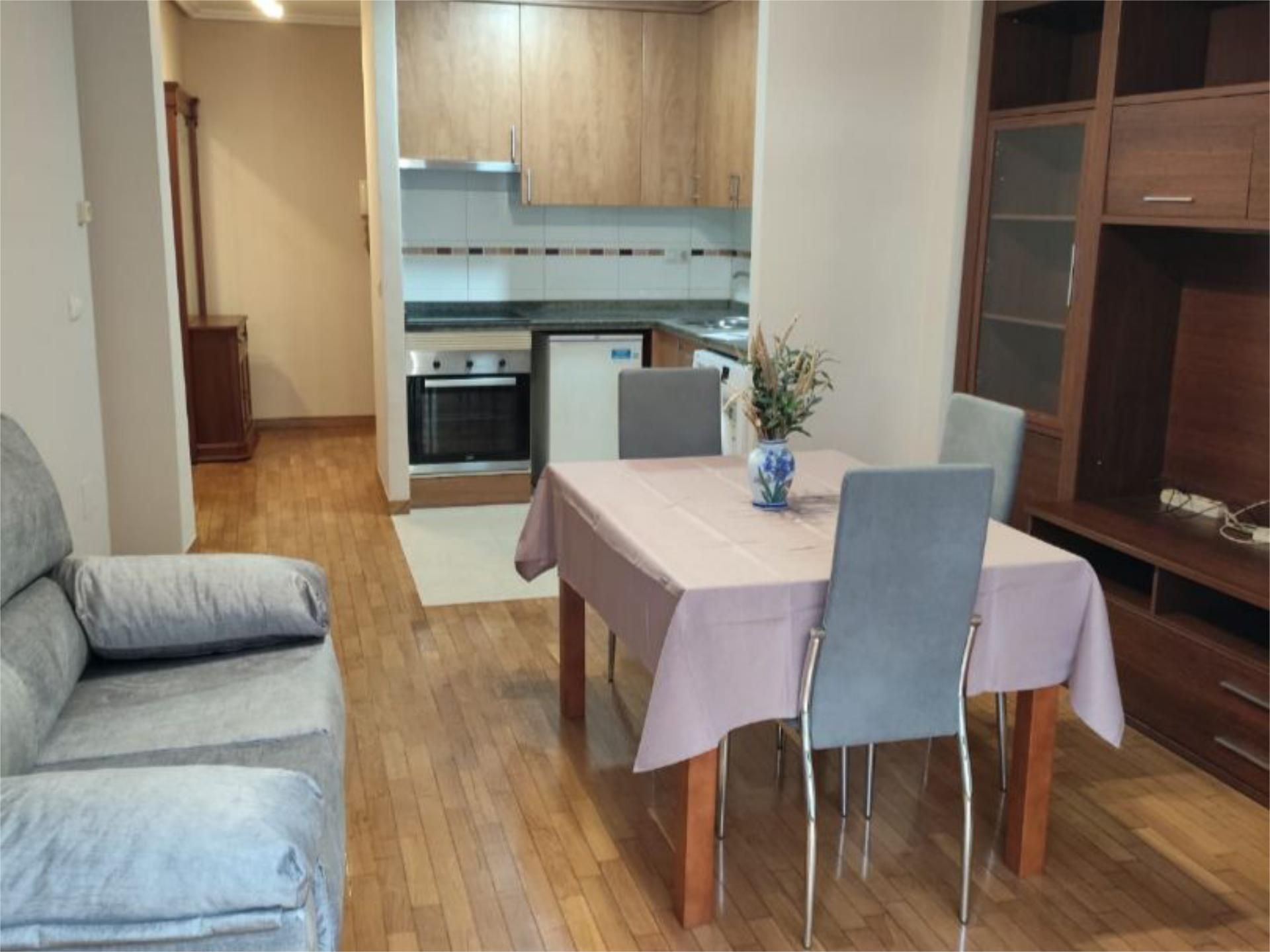 Esszimmer von Wohnung miete in Villaviciosa