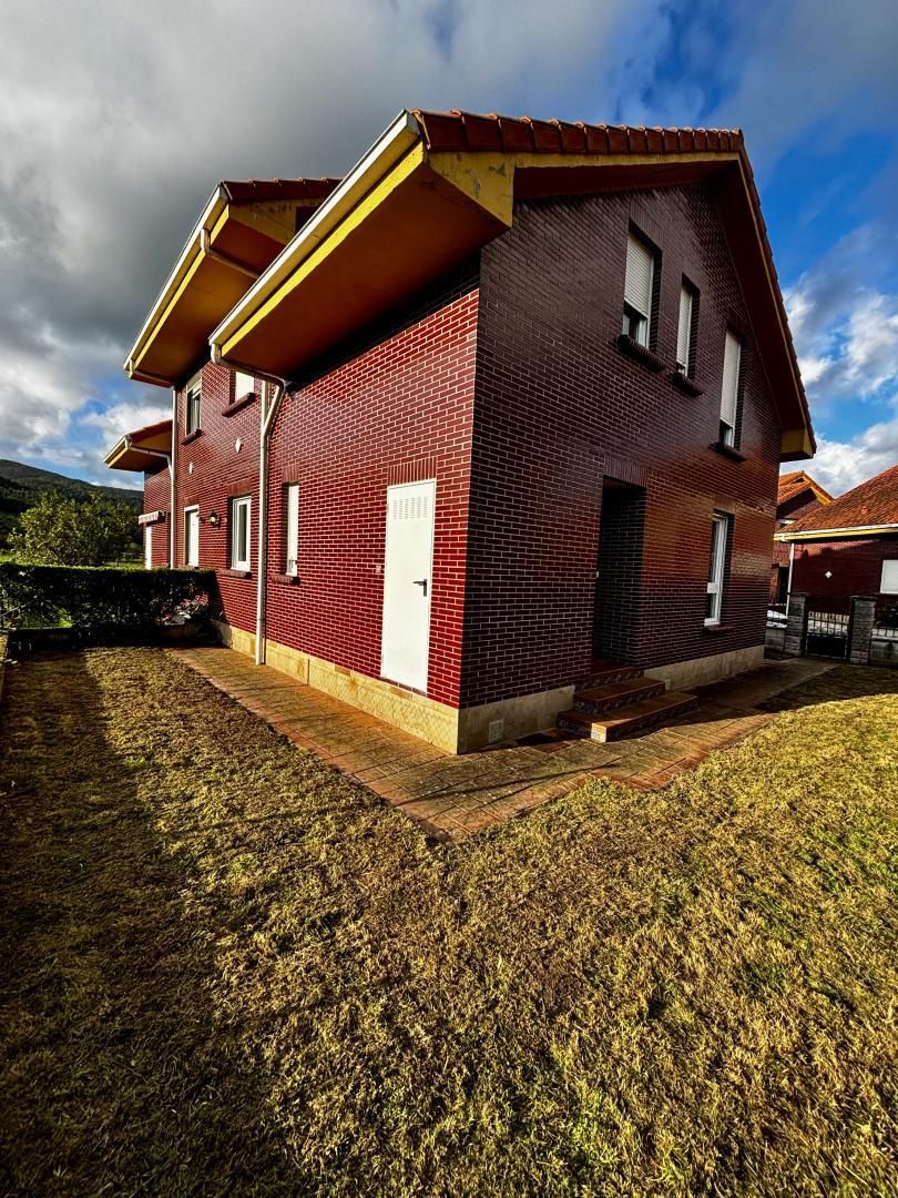 Vista exterior de Pis en venda en Solórzano amb Aire condicionat i Terrassa