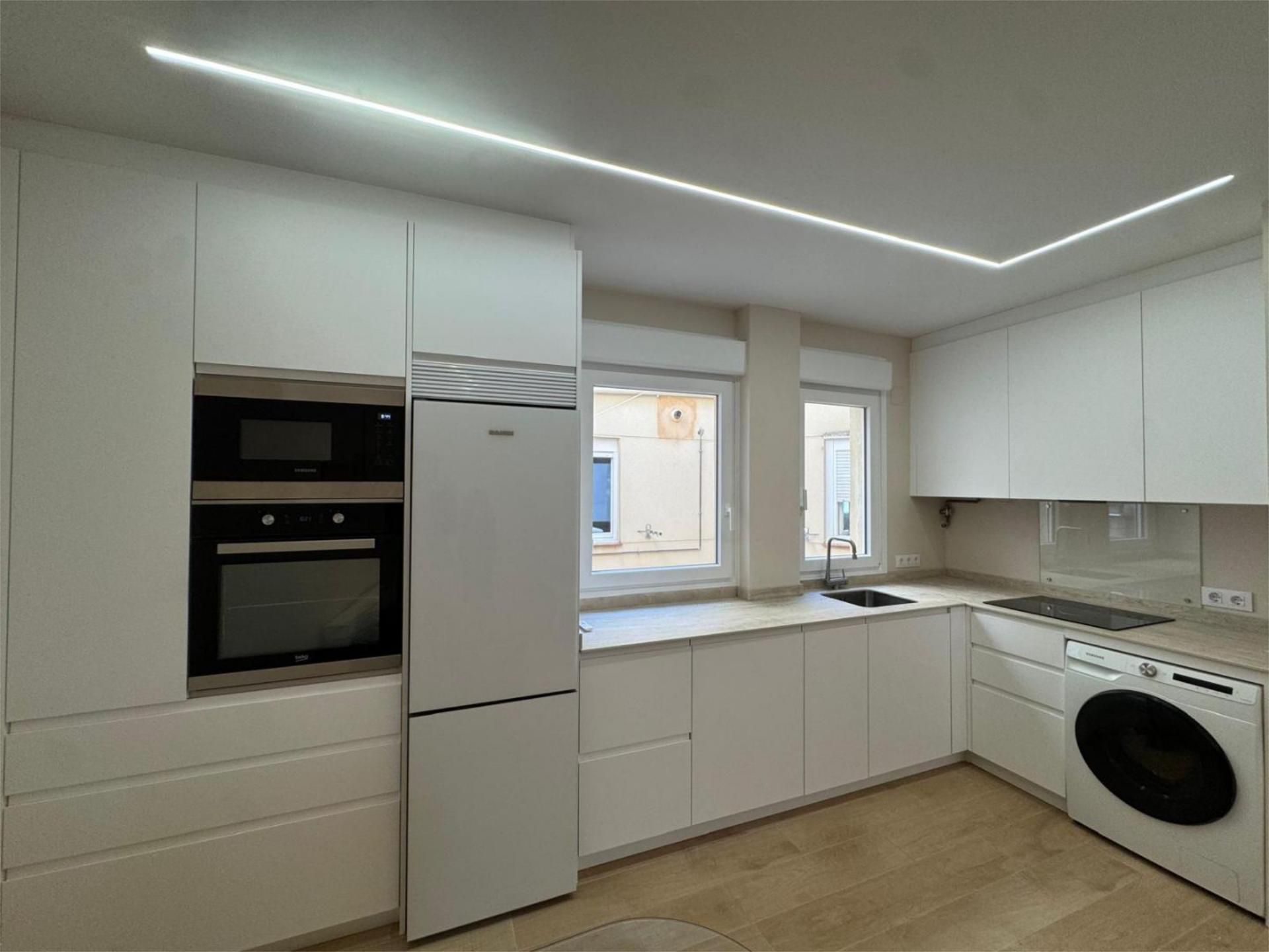 Kitchen of Flat for sale in  Logroño  with Balcony