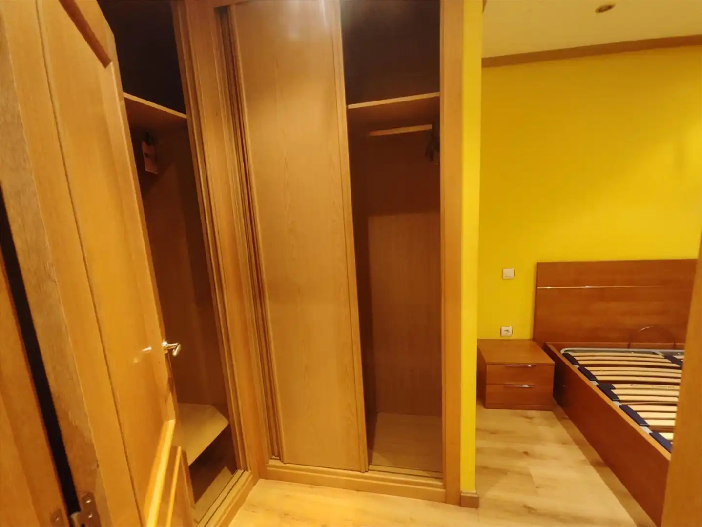 Ático en venta en Calle la Fuente, 2, Guardo Habitación de Ático en venta en Guardo con Calefacción, Parquet y Amueblado
