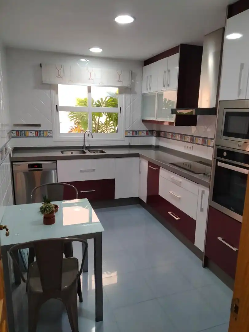 Casa adosada en venta en Calle Pintor Ribera, 10, Loja Cocina de Casa adosada en venta en Loja con Aire acondicionado, Terraza y Balcón