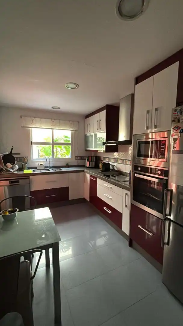 Casa adosada en venta en Calle Pintor Ribera, 10, Loja Cocina de Casa adosada en venta en Loja con Aire acondicionado, Terraza y Balcón