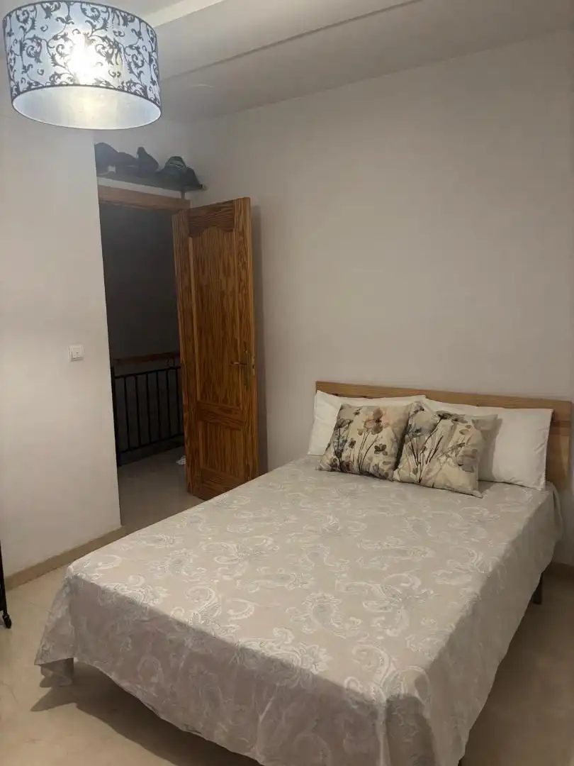 Casa adosada en venta en Calle Pintor Ribera, 10, Loja Habitación de Casa adosada en venta en Loja con Aire acondicionado, Terraza y Balcón