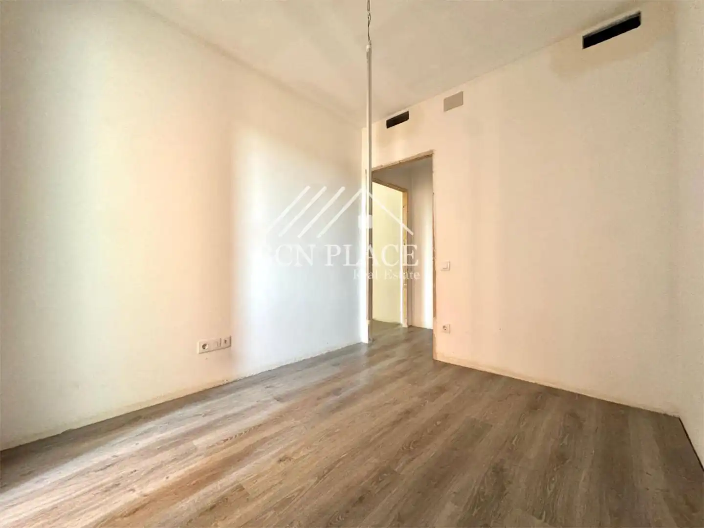 Piso en venta en Calle Carrer de la Flor de Neu, 36, La Prosperitat Habitación de Piso en venta en Barcelona Capital con Aire acondicionado, Terraza y Balcón