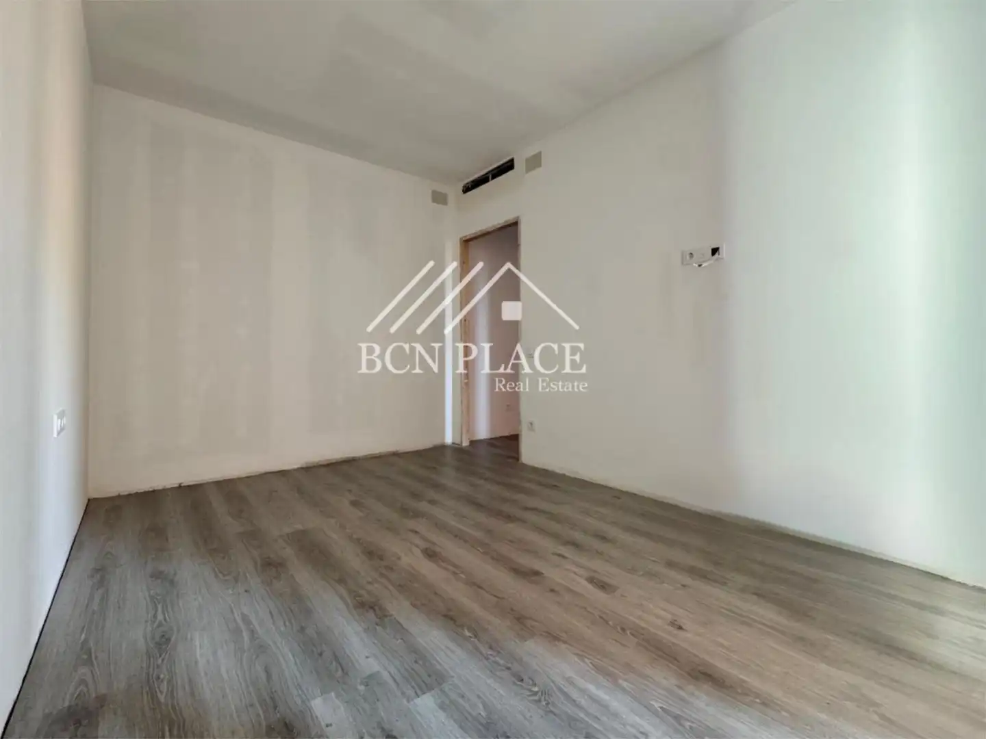 Piso en venta en Calle Carrer de la Flor de Neu, 36, La Prosperitat Habitación de Piso en venta en Barcelona Capital con Aire acondicionado, Terraza y Balcón