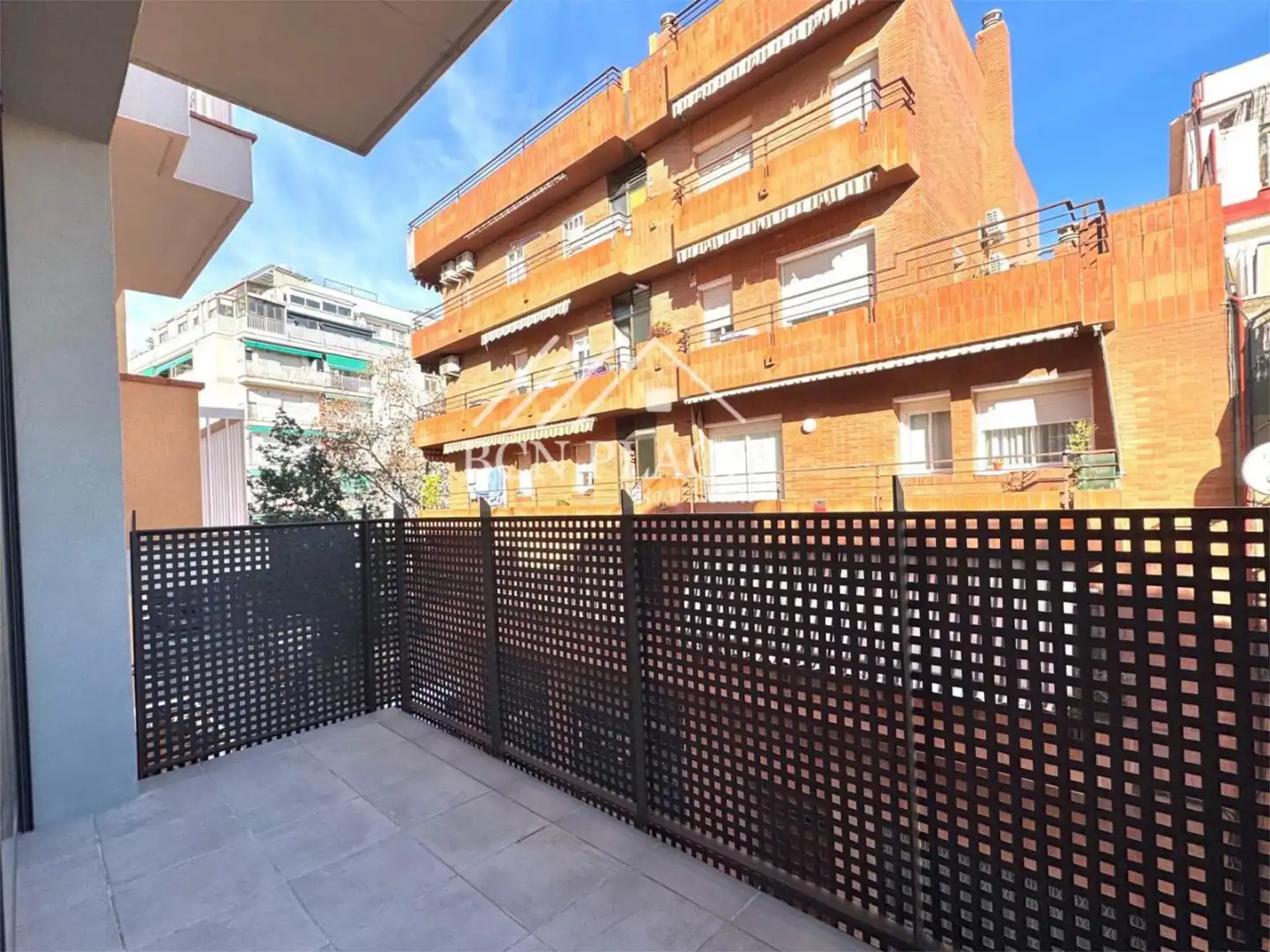 Piso en venta en Calle Carrer de la Flor de Neu, 36, La Prosperitat Vista exterior de Piso en venta en Barcelona Capital con Aire acondicionado, Terraza y Balcón