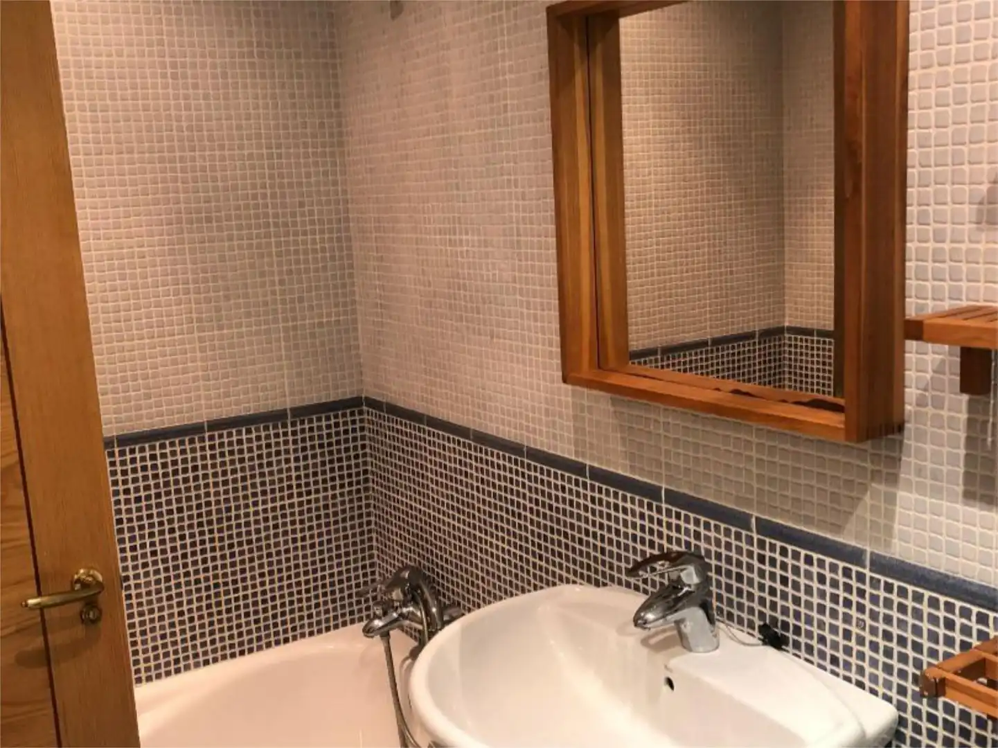 Piso en venta en Calle Río Bedón, 19, Posada - Barro Baño de Piso en venta en Llanes con Calefacción, Parquet y Trastero