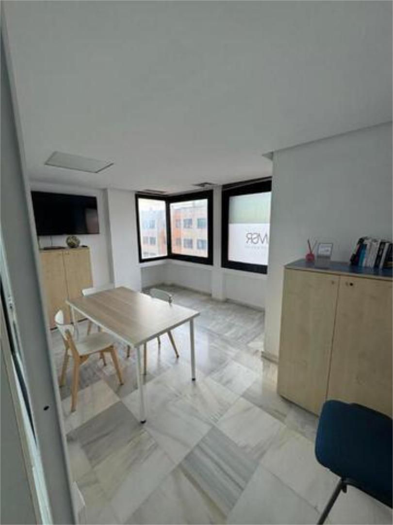 Office to rent in  Sevilla Capital  with Air Conditioner