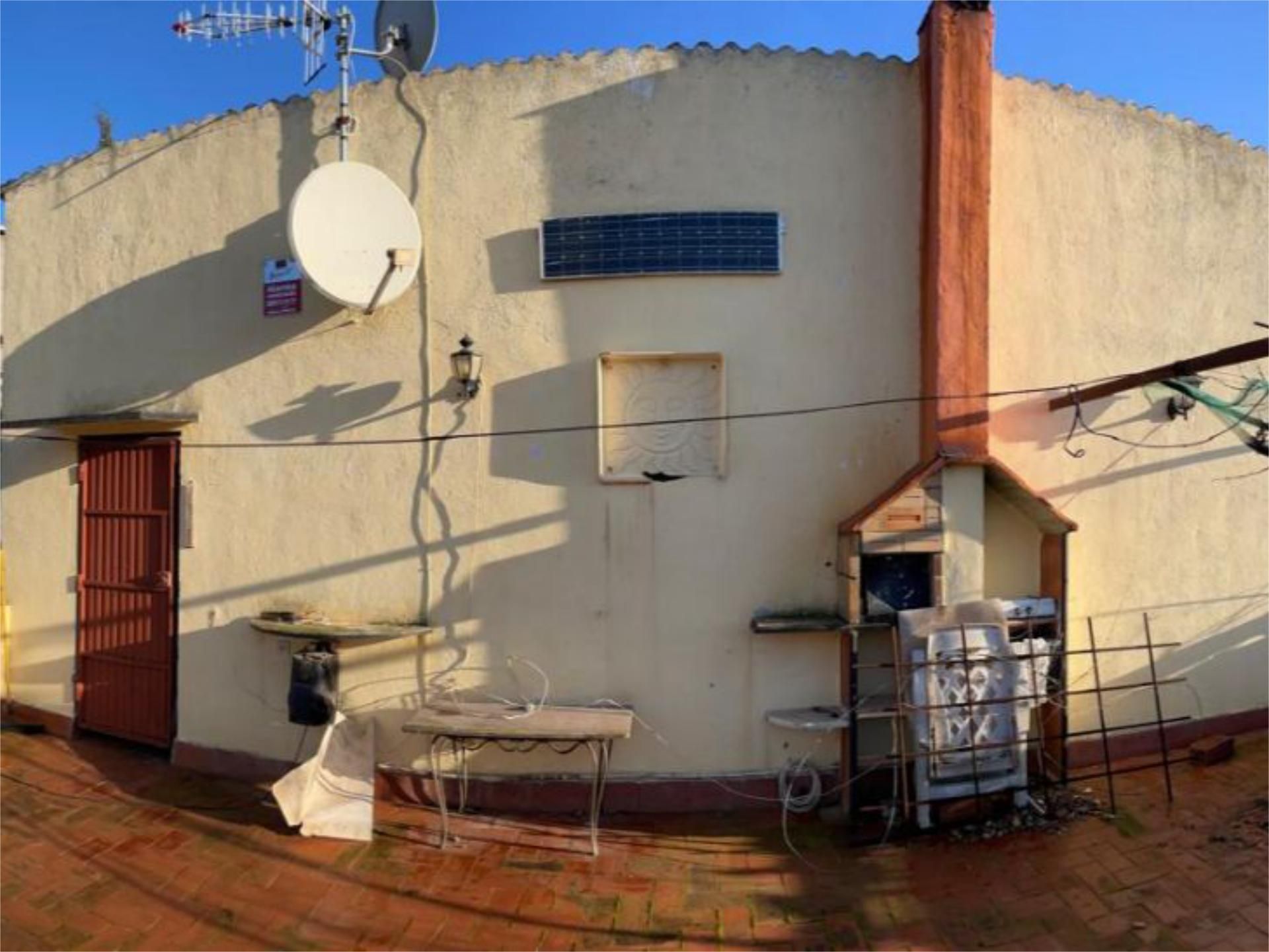 Exterior view of House or chalet for sale in La Bisbal del Penedès  with Private garden, Terrace and Storage room