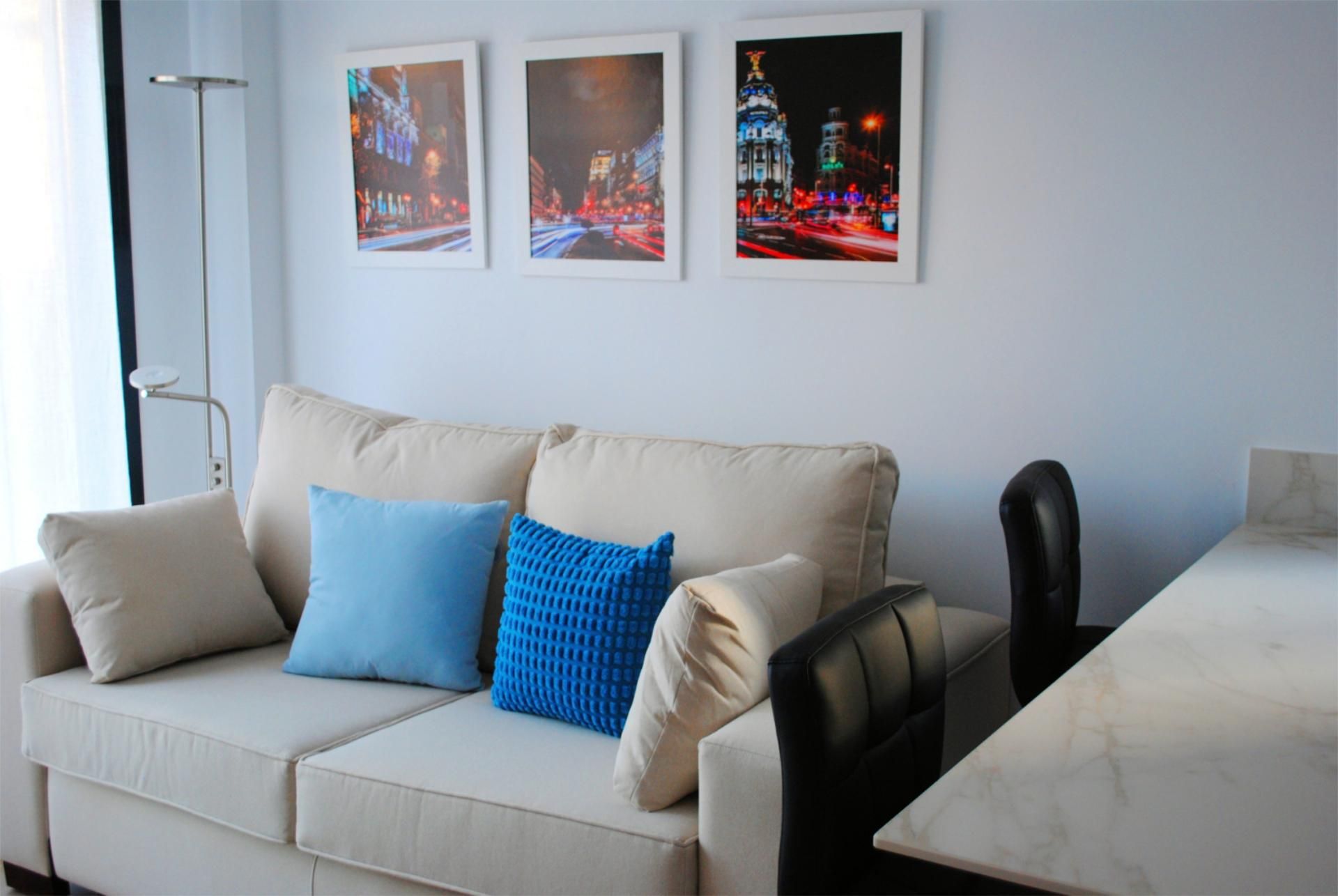 Living room of Flat to rent in  Madrid Capital  with Air Conditioner, Heating and Parquet flooring