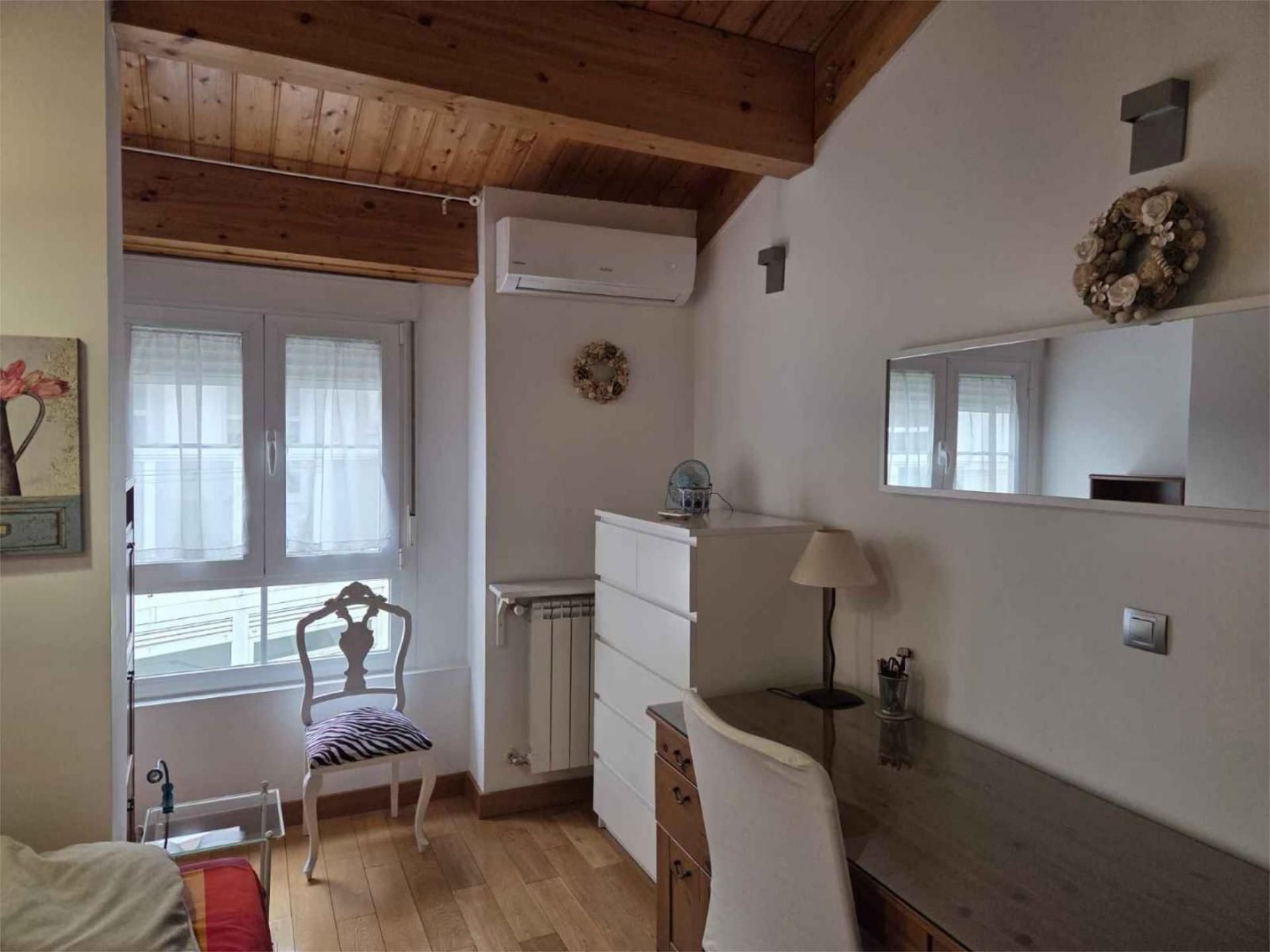 Àtic per a compartir a Calle Cánovas del Castillo, 6, Centro Dormitori de Àtic per a compartir en Valladolid Capital amb Aire condicionat, Calefacció i Parquet