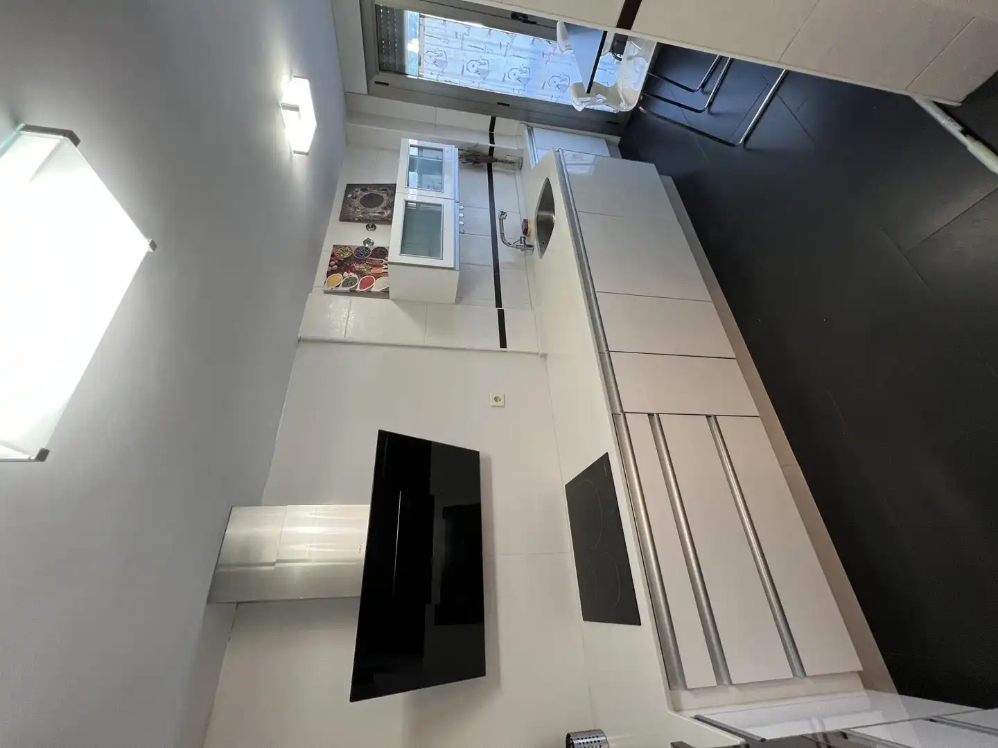 Casa o xalet en venda a Calle las Curvas, 21, Cuatro Vientos Cuina de Casa o xalet en venda en Ponferrada amb Aire condicionat, Terrassa i Balcó