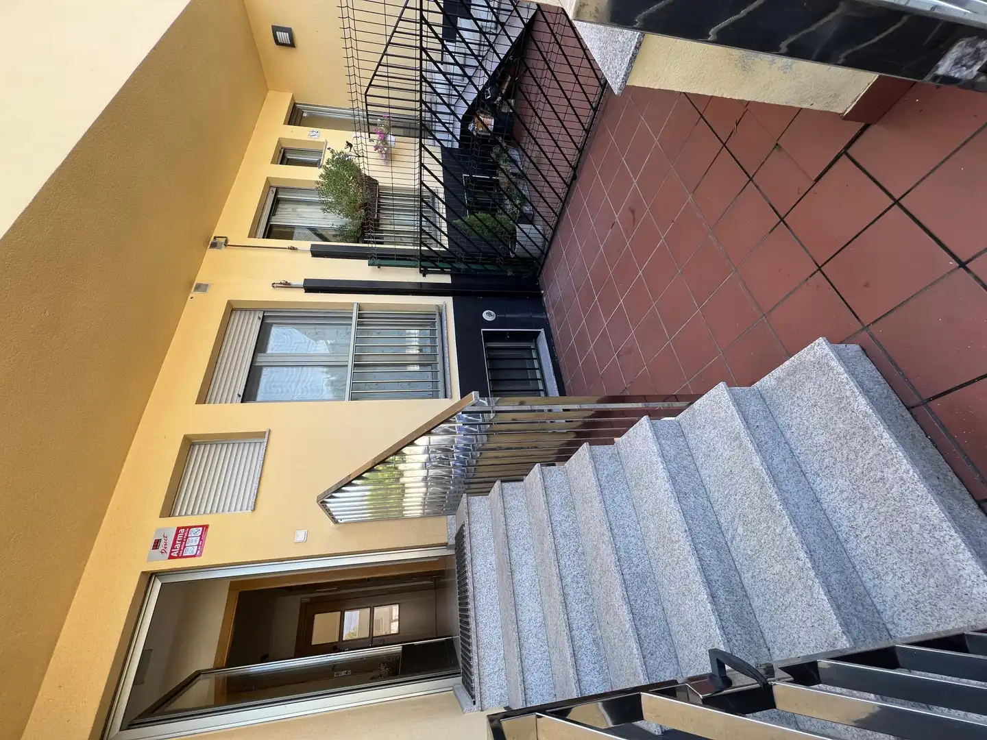 Casa o xalet en venda a Calle las Curvas, 21, Cuatro Vientos Vista exterior de Casa o xalet en venda en Ponferrada amb Aire condicionat, Terrassa i Balcó