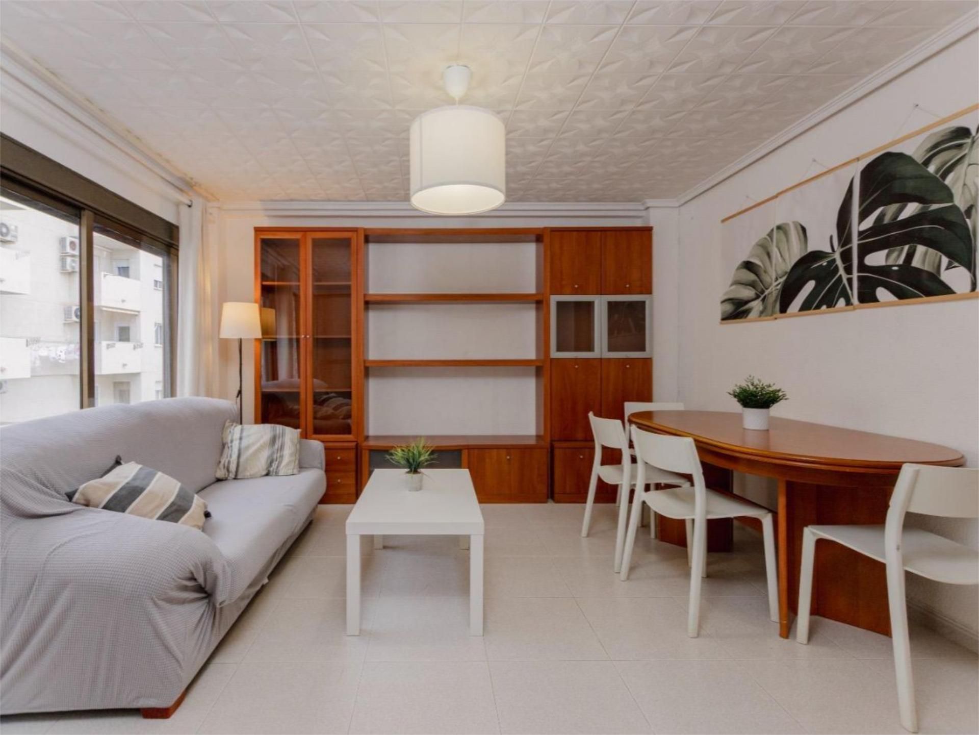 Sala d'estar de Pis en venda en Burjassot amb Terrassa i Balcó