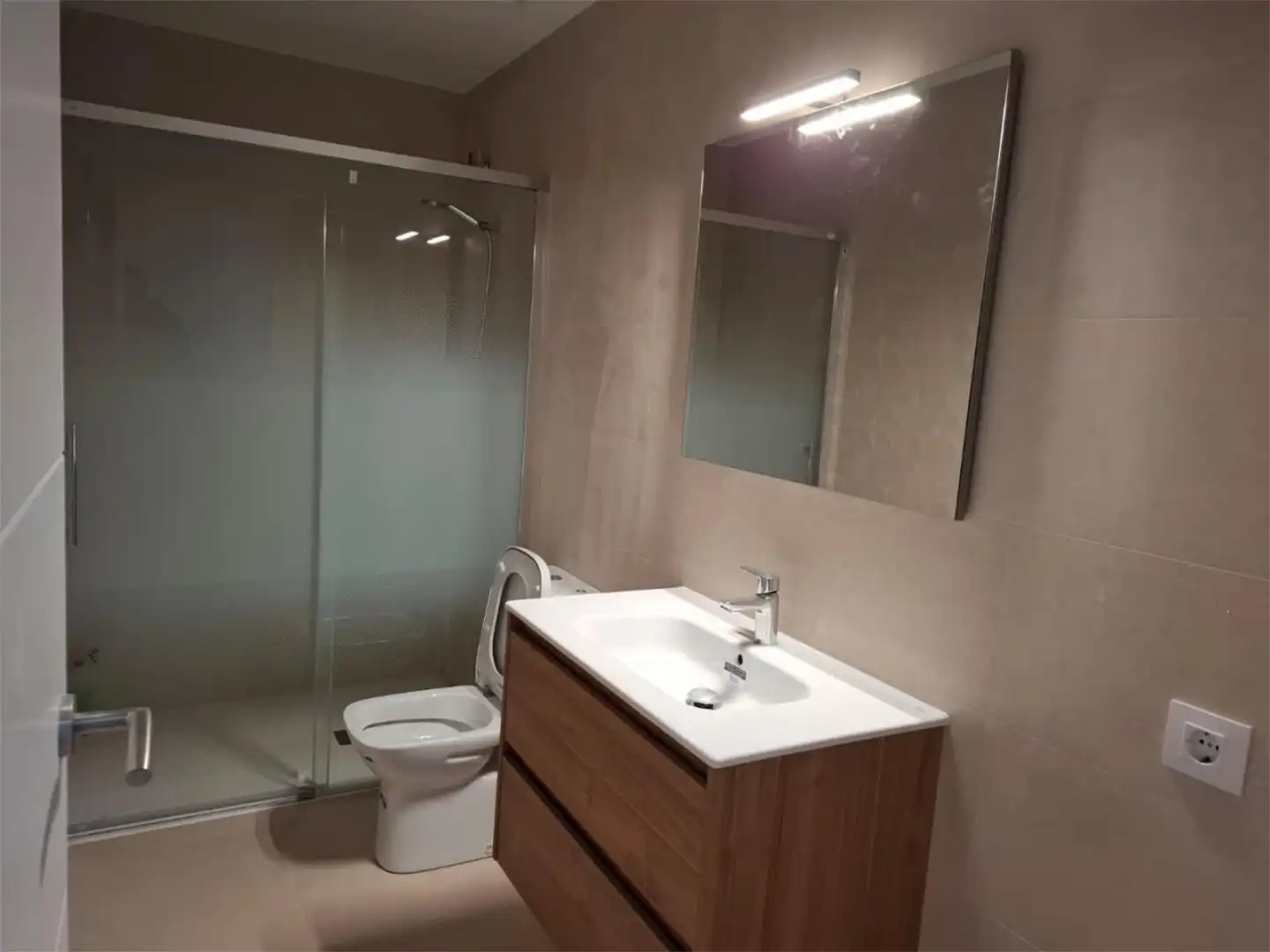 Detached homes for sale in Carrer Girona, 22, Sils Bathroom of Detached homes for sale in Sils with Air Conditioner and Balcony