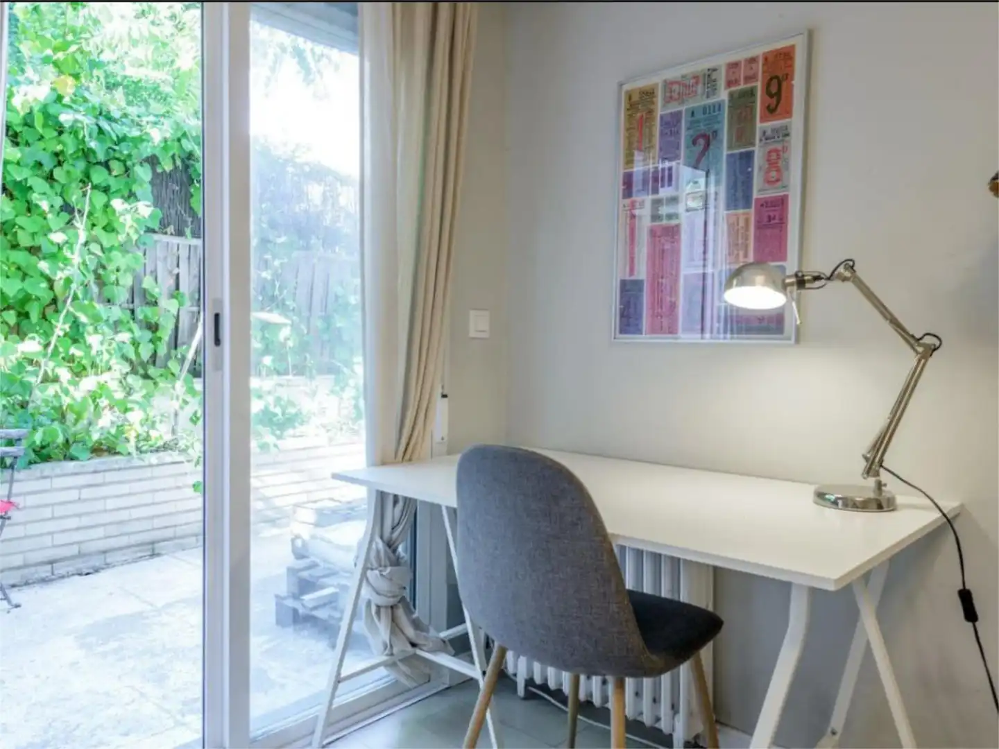 Piso en venta en Calle de Prieto Ureña, 5, Nueva España Habitación de Piso en venta en Madrid con Aire acondicionado, Calefacción y Jardín privado