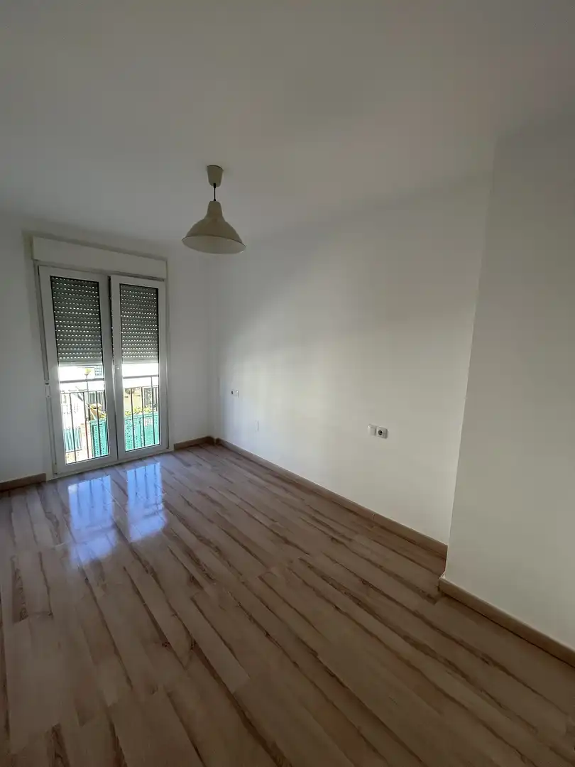 Wohnung zum Verkauf in Calle Hierro, 8, El Romeral - Peñón de Zapata Schlafzimmer von Wohnung zum Verkauf in Alhaurín de la Torre mit Klimaanlage, Heizung und Privatgarten