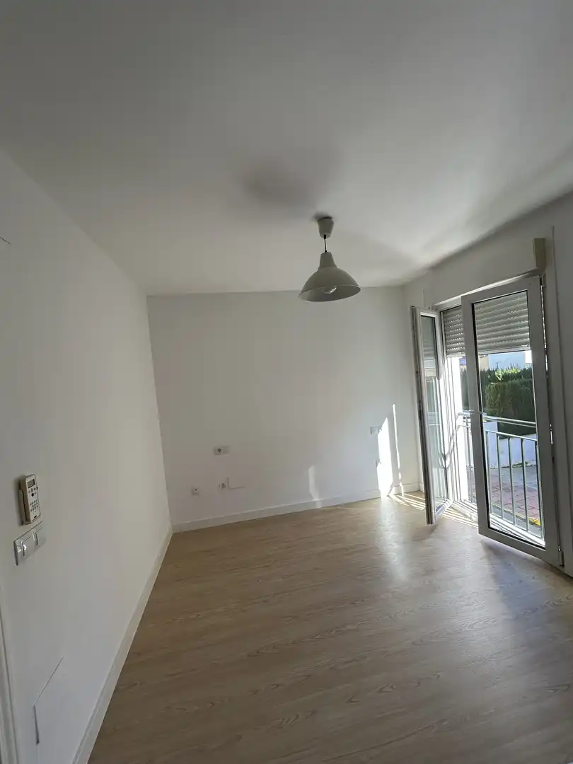 Wohnung zum Verkauf in Calle Hierro, 8, El Romeral - Peñón de Zapata Schlafzimmer von Wohnung zum Verkauf in Alhaurín de la Torre mit Klimaanlage, Heizung und Privatgarten