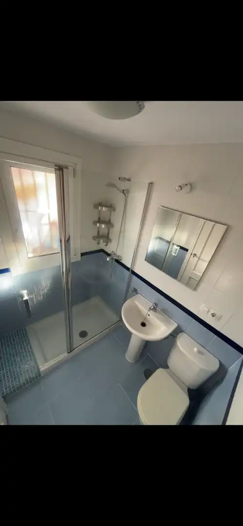 Wohnung zum Verkauf in Calle Hierro, 8, El Romeral - Peñón de Zapata Badezimmer von Wohnung zum Verkauf in Alhaurín de la Torre mit Klimaanlage, Heizung und Privatgarten