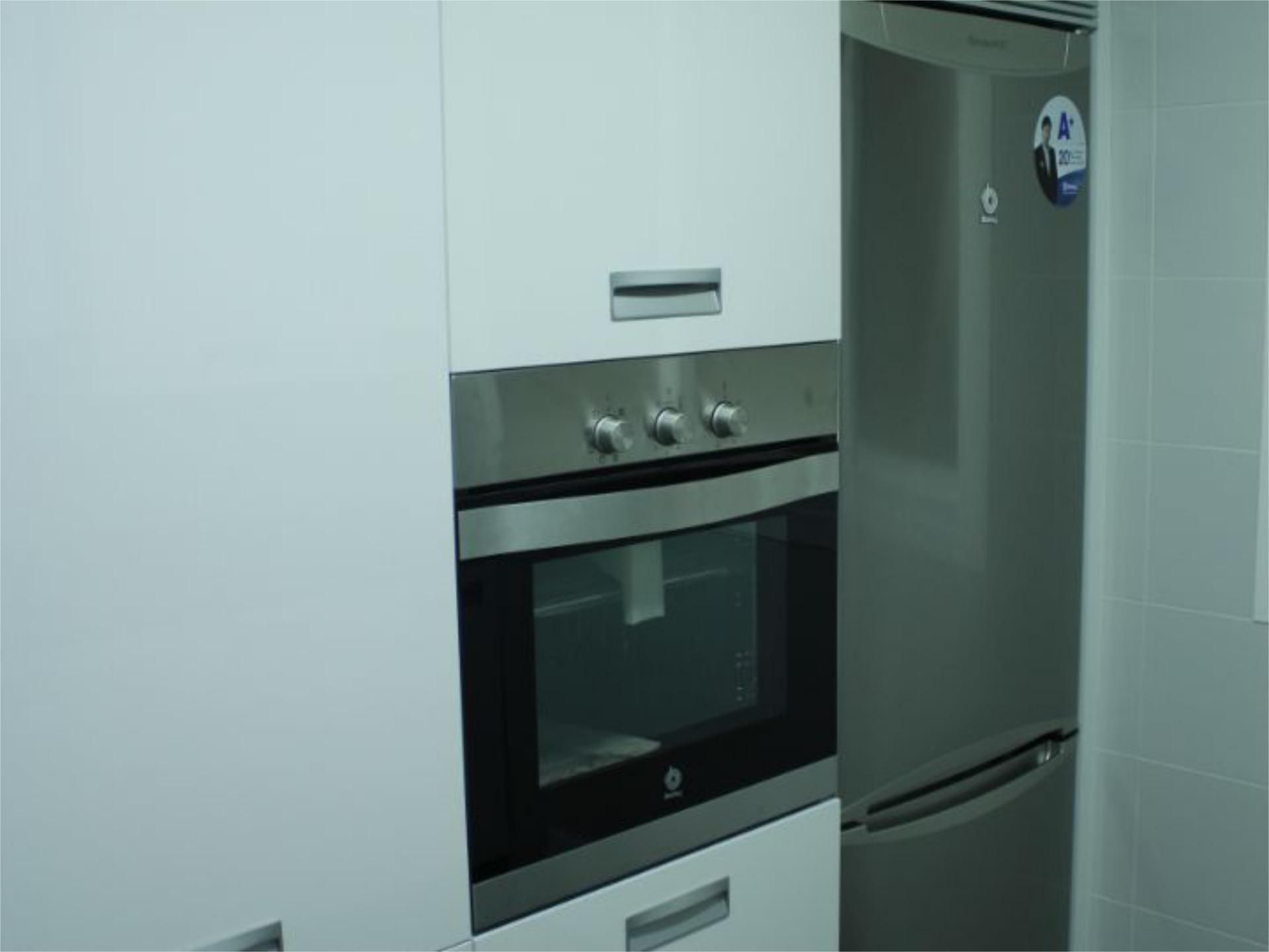 Cuina de Pis per a compartir en Vigo  amb Calefacció, Parquet i Moblat