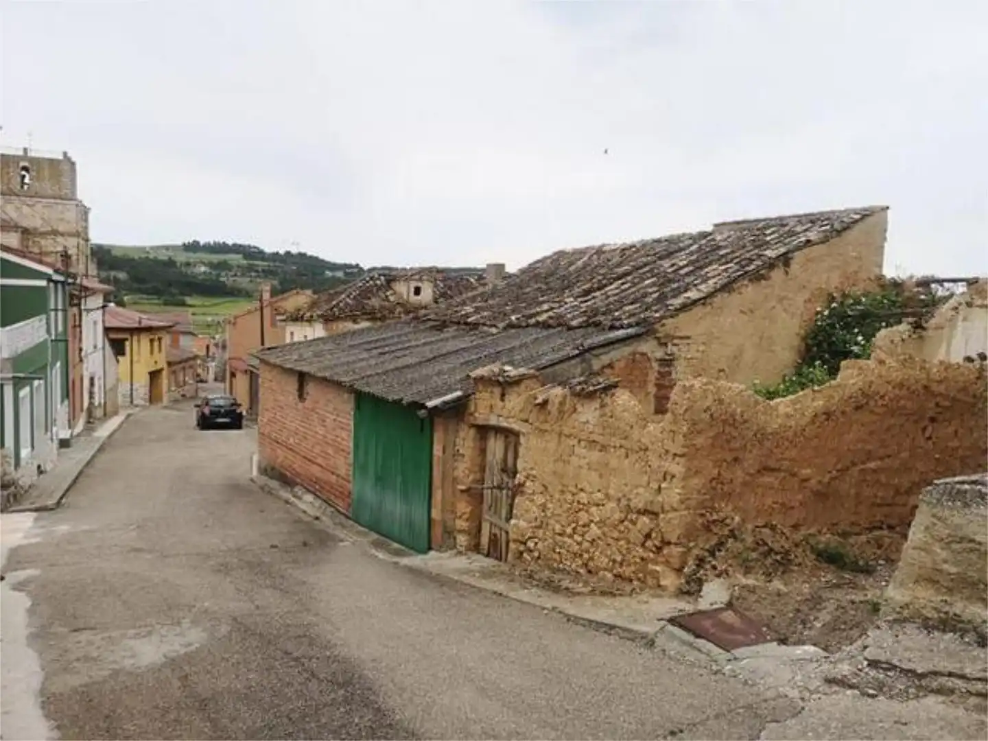 Vista exterior de Casa o xalet en venda en Fombellida amb Jardí privat