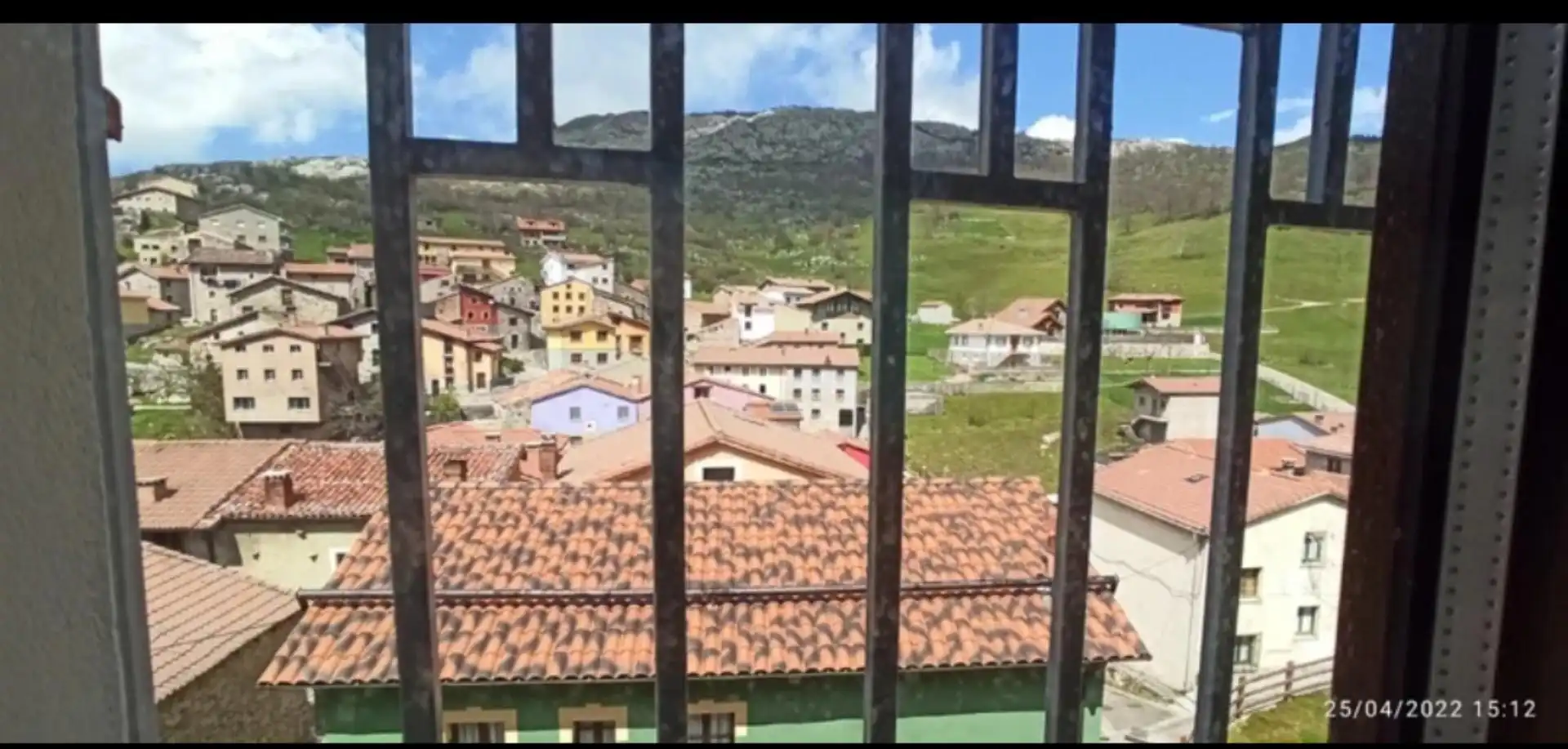 Vista exterior de Piso en venta en Cabrales