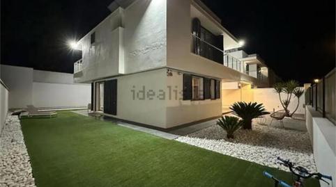 Casa adosada en venda a Palomares del Río, Sevilla - imatge 2 Foto 2 de Casa adosada en venda a Palomares del Río, Sevilla