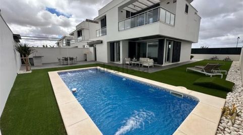 Foto 3 von Einfamilien-Reihenhaus zum Verkauf in Palomares del Río, Sevilla