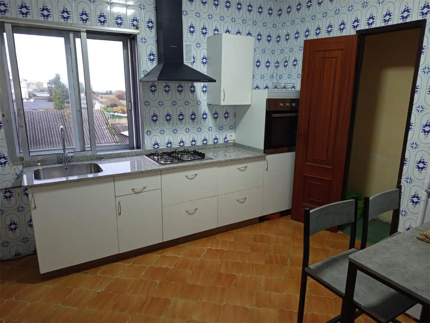 Wohnung zum Verkauf in Estrada Pampillosa, 8, Foz Küche von Wohnung zum Verkauf in Foz mit Terrasse, Möbliert und Balkon