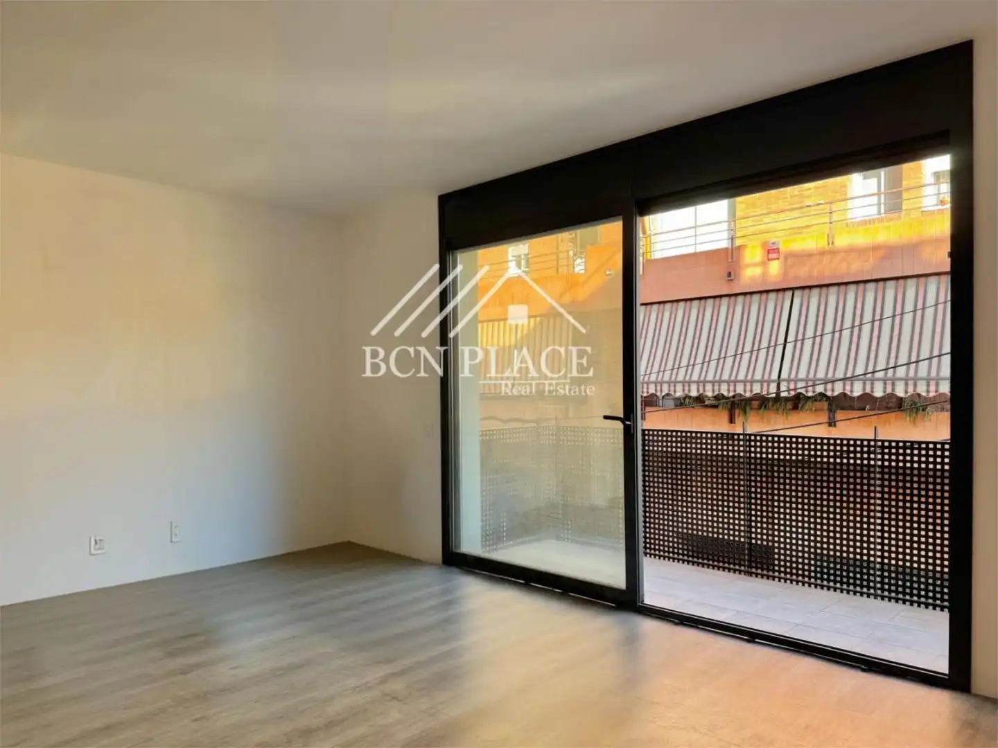 Maisonette zum Verkauf in Carrer de la Flor de Neu, 60, La Prosperitat Schlafzimmer von Maisonette zum Verkauf in Barcelona Capital mit Klimaanlage, Terrasse und Balkon