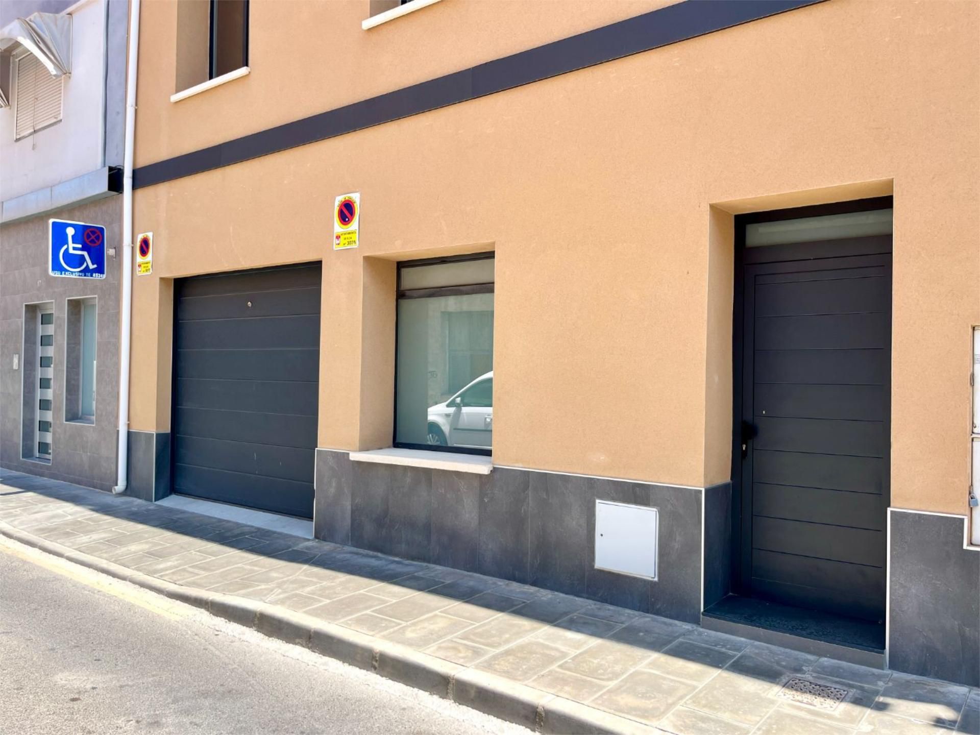 Vista exterior de Apartament en venda en Elda amb Calefacció i Moblat