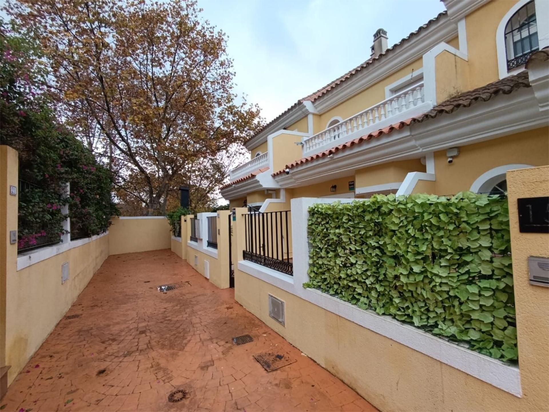 Vista exterior de Casa o xalet en venda en Mijas amb Aire condicionat, Calefacció i Terrassa