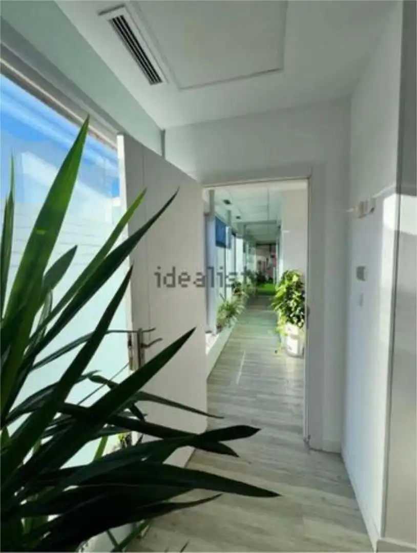 Office for rent in Santander  with Air Conditioner