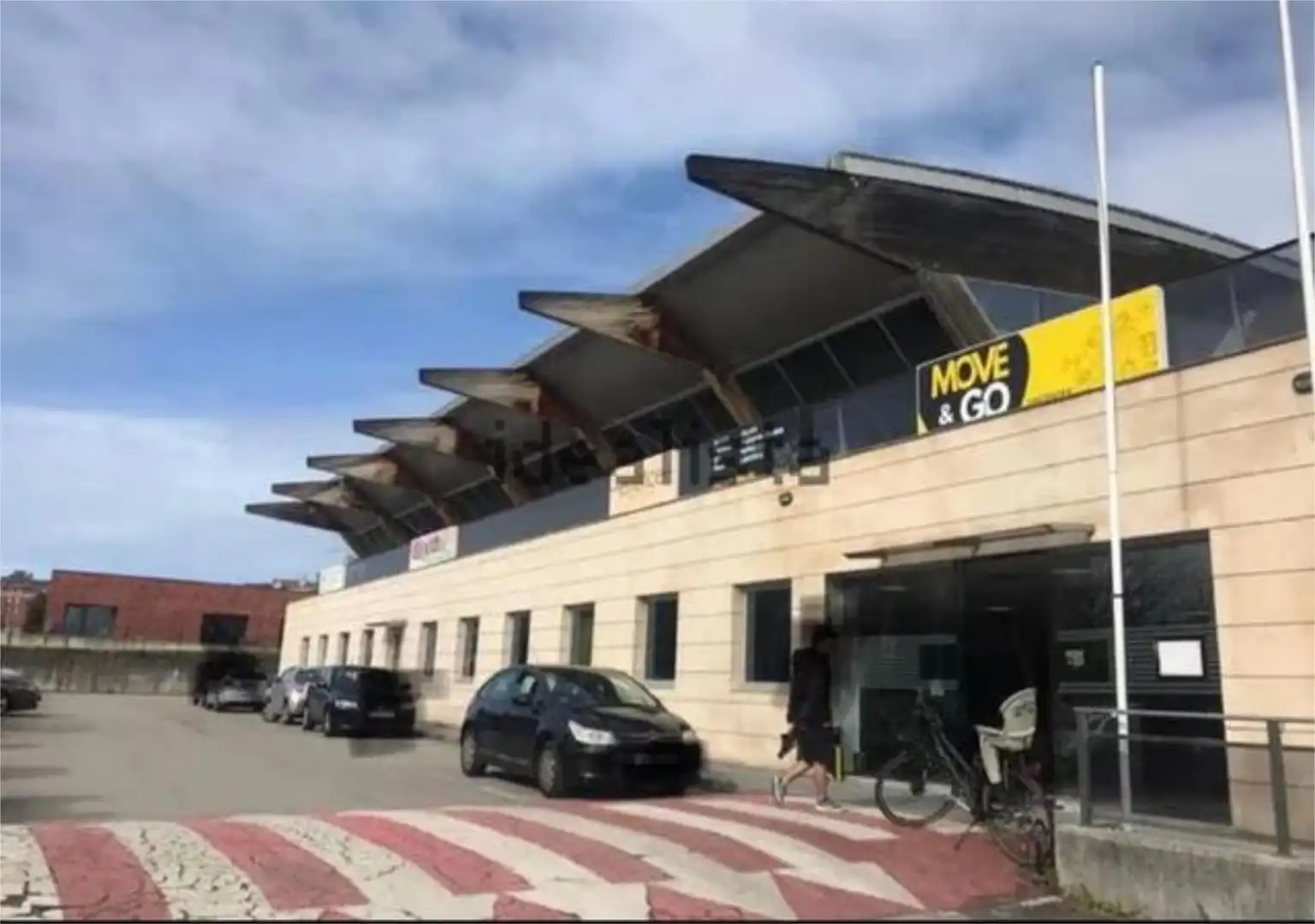 Exterior view of Office for rent in Santander  with Air Conditioner