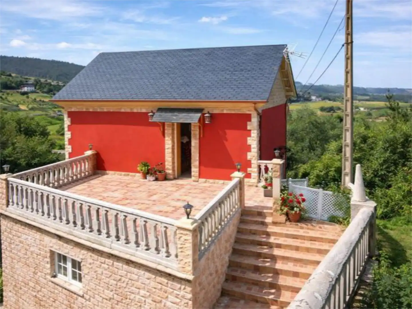 Houses for sale in Vereda Coaña, 47a, Coaña Terrace of Houses for sale in Coaña with Air Conditioner, Terrace and Balcony