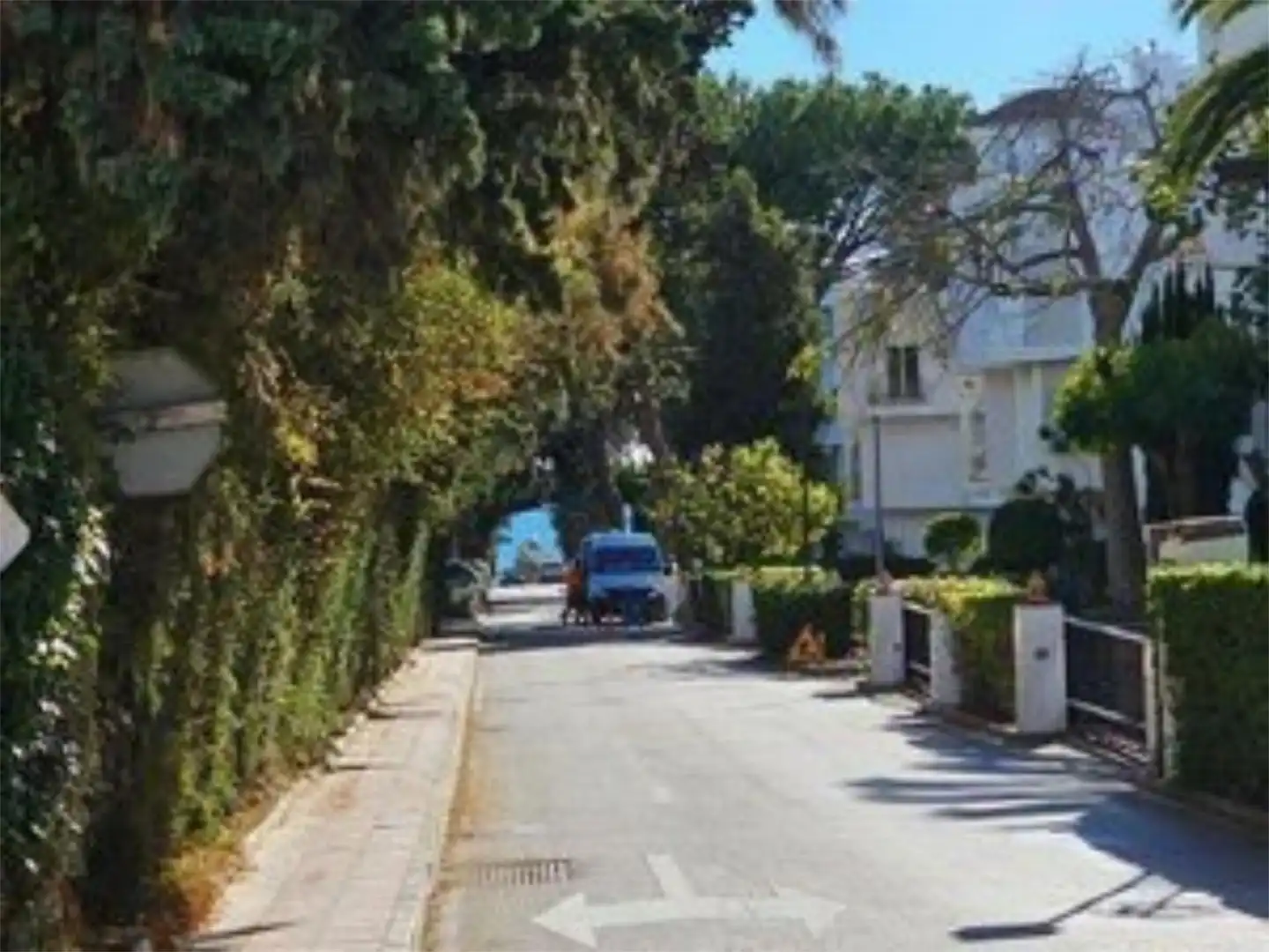 Study for sale in Calle Roy Boston, 1, La Carolina - Guadalpín Exterior view of Study for sale in Marbella with Air Conditioner, Terrace and Furnished