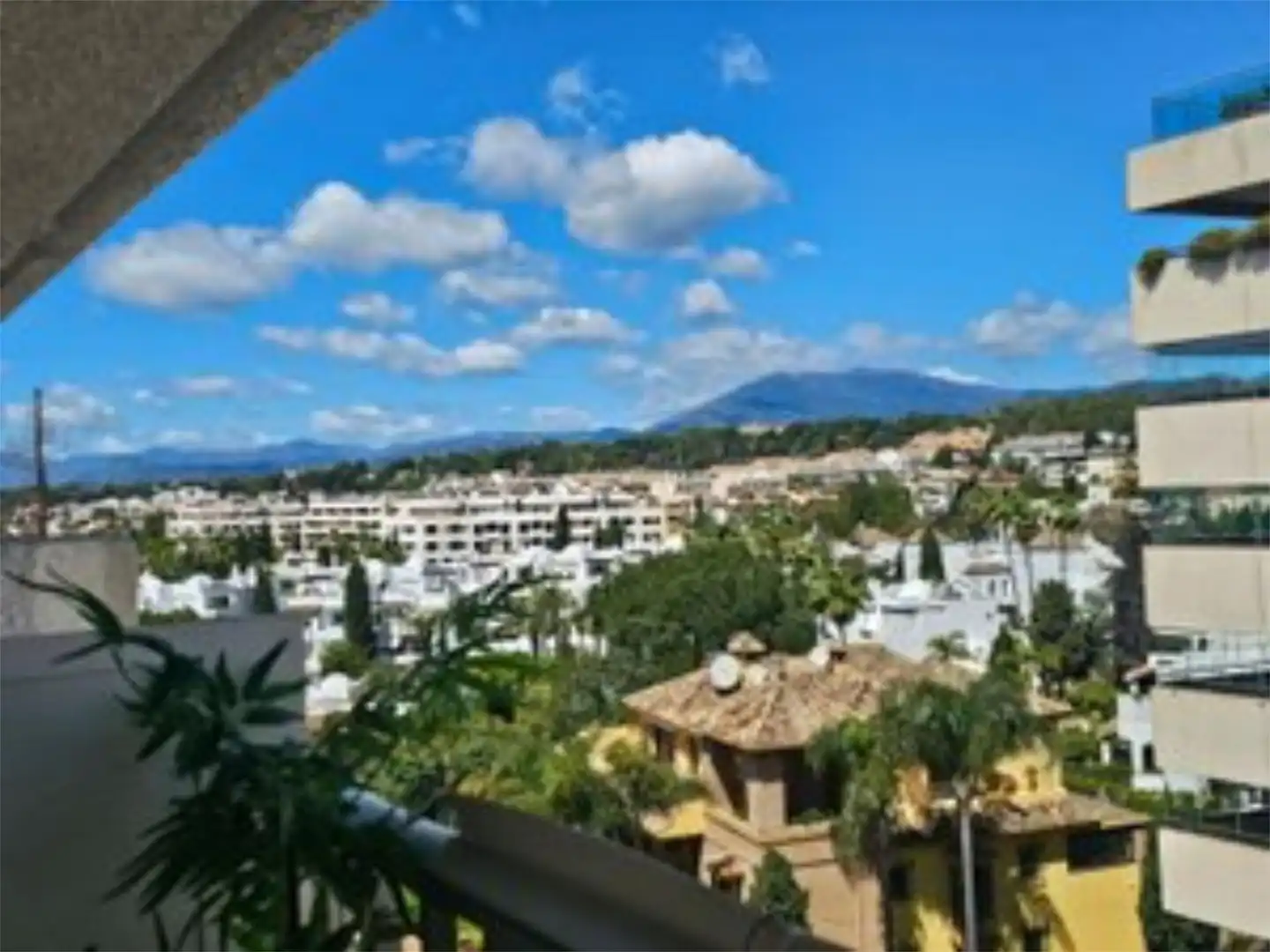 Study for sale in Calle Roy Boston, 1, La Carolina - Guadalpín Exterior view of Study for sale in Marbella with Air Conditioner, Terrace and Furnished