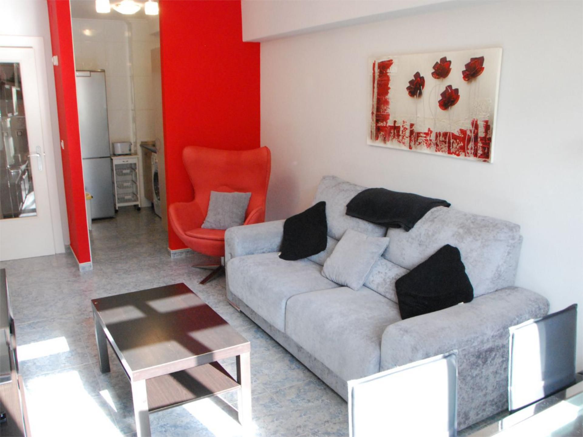 Sala d'estar de Pis de lloguer en Piélagos amb Calefacció, Terrassa i Moblat