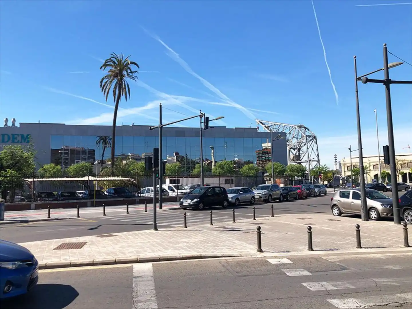 Vista exterior de Pis per a compartir en Valencia amb Calefacció, Moblat i Balcó