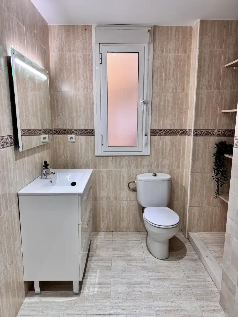 Piso en venta en Poligono Rubira Sola, 13, Macael Baño de Piso en venta en Macael con Aire acondicionado, Calefacción y Amueblado