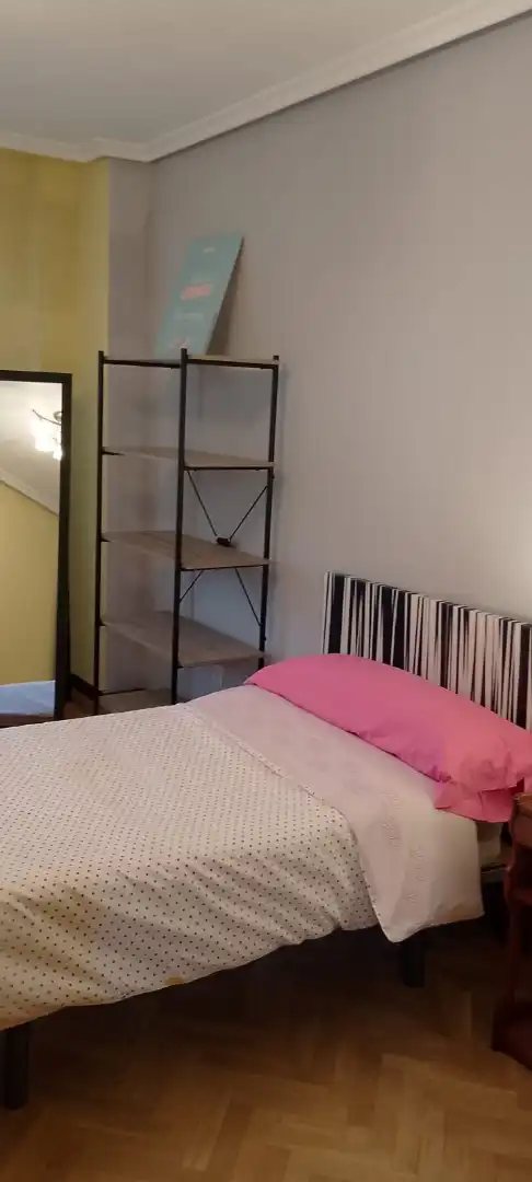Wohnung zur Miete in Calle Fray Luis de León, 16, San Claudio - La Chantría Schlafzimmer von Wohnung zur Miete in León Capital mit Heizung, Parkett und Terrasse
