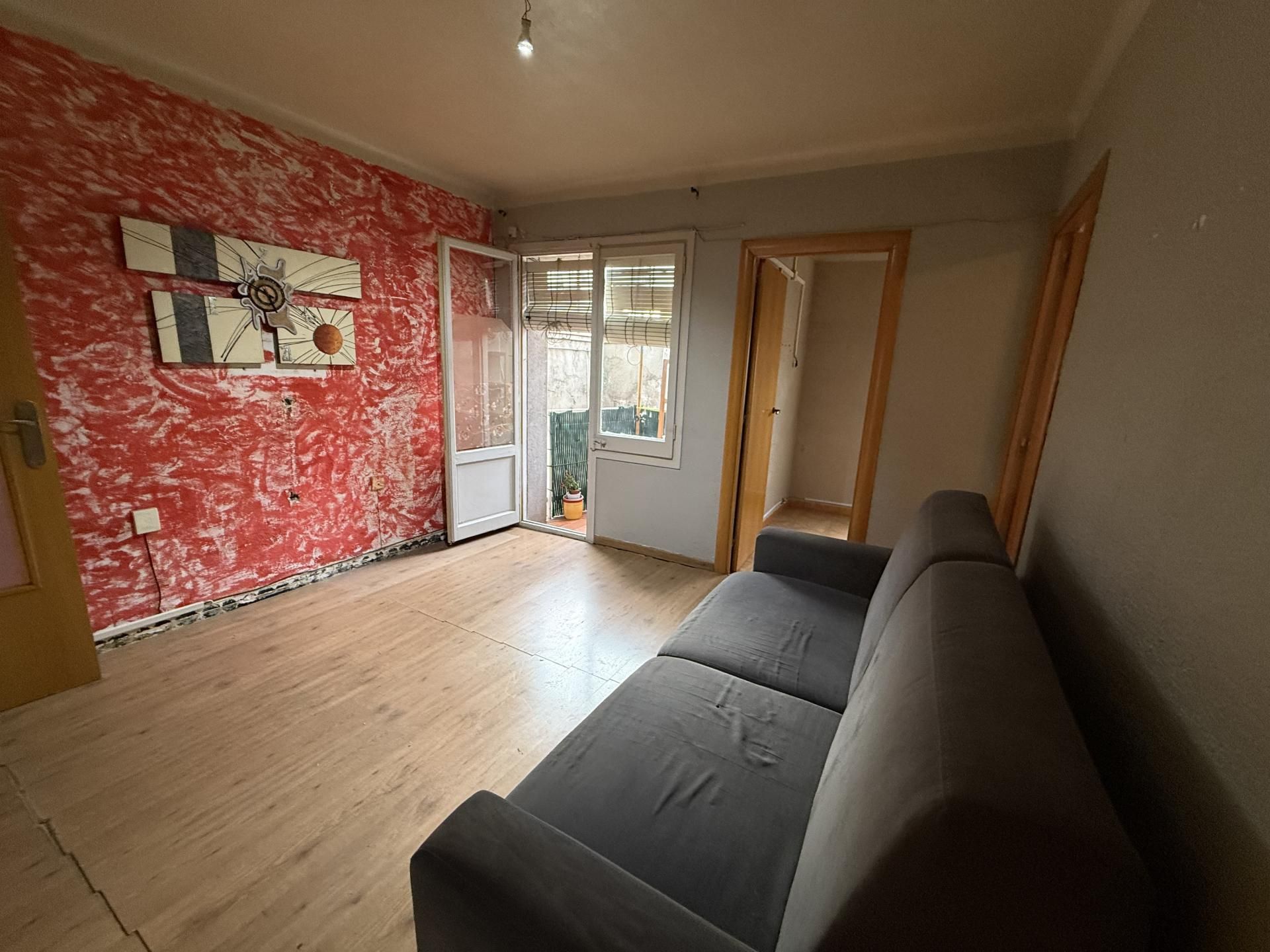 Living room of Flat for sale in Cornellà de Llobregat  with Air Conditioner and Balcony