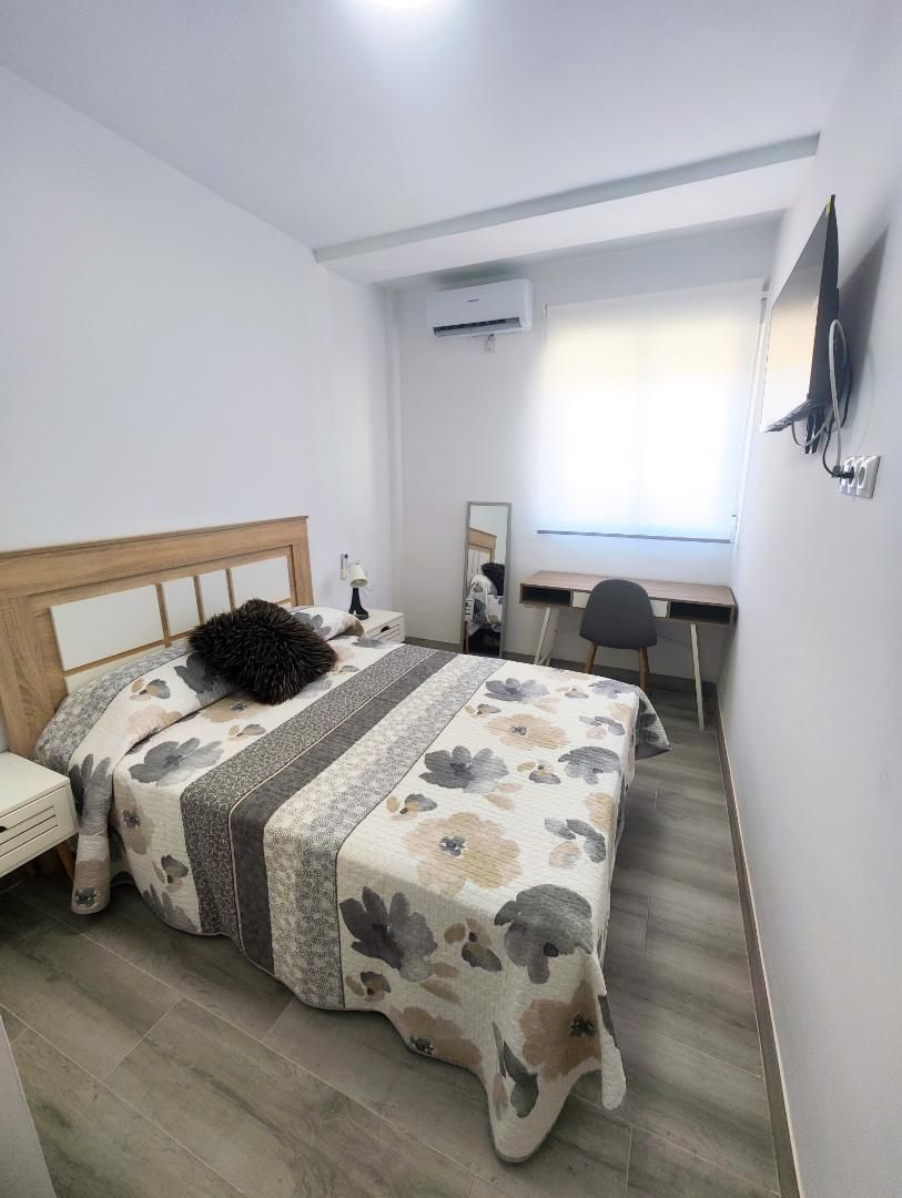 Dormitori de Pis per a compartir en Roquetas de Mar amb Aire condicionat, Calefacció i Parquet