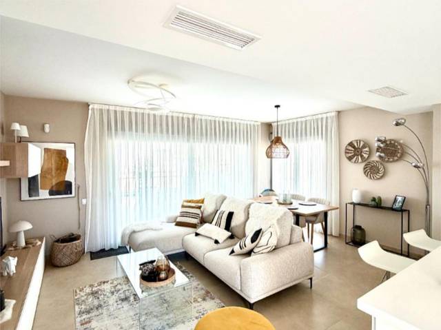 Apartamento en Alquiler en Calle Albaricoquero, 785 en Desamparados - Hurchillo - Torremendo