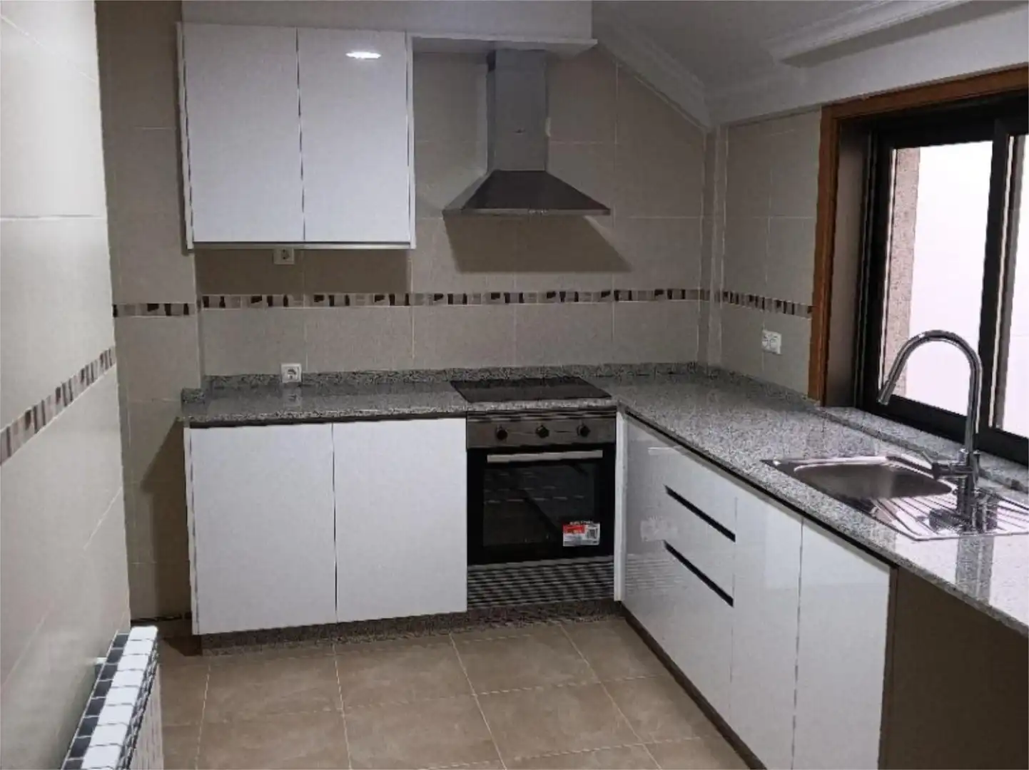 Kitchen of Attic for share in Lalín  with Heating, Parquet flooring and Terrace