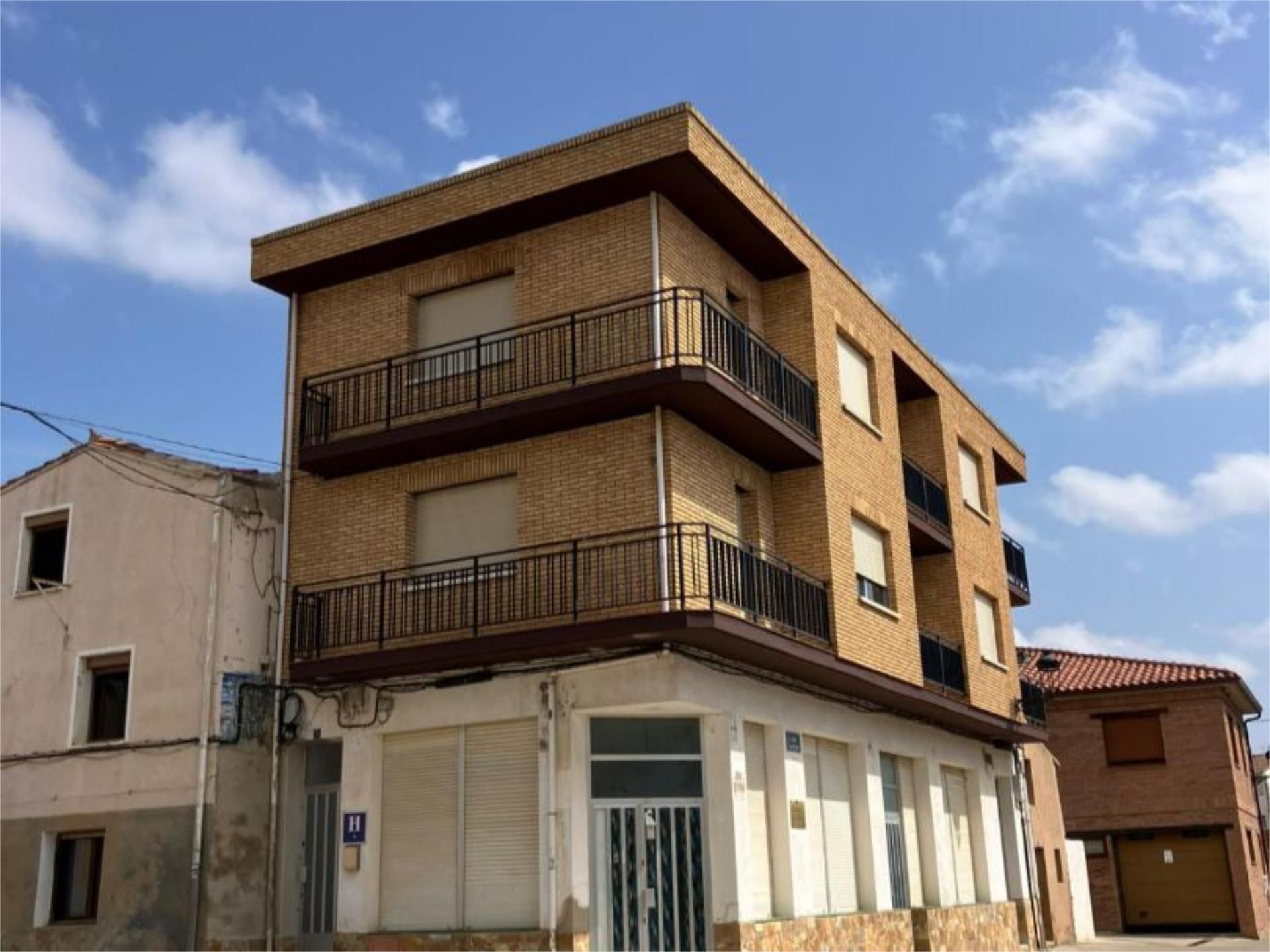 Vista exterior de Pis per a compartir en Galilea amb Calefacció, Terrassa i Moblat