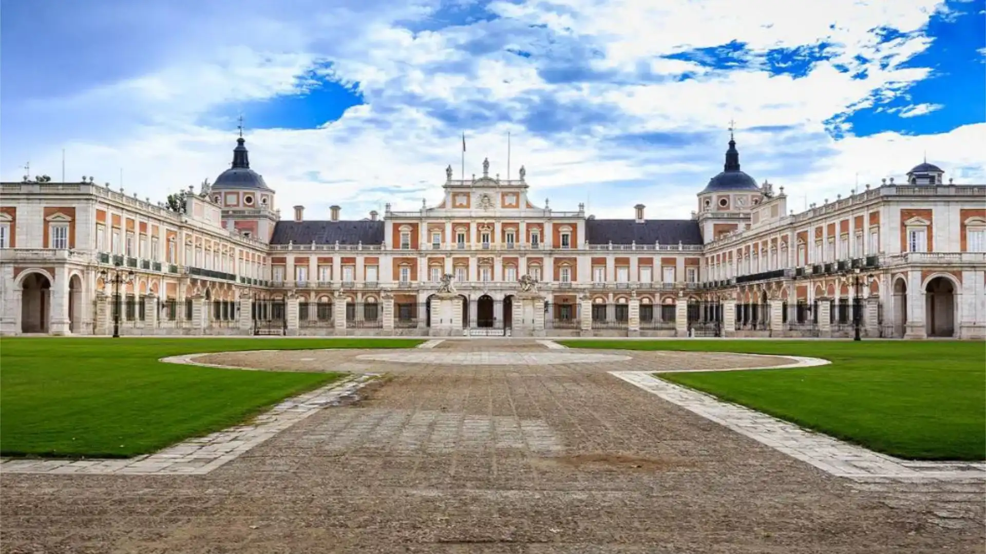 Vista exterior de Piso en venta en Aranjuez con Aire acondicionado, Calefacción y Parquet