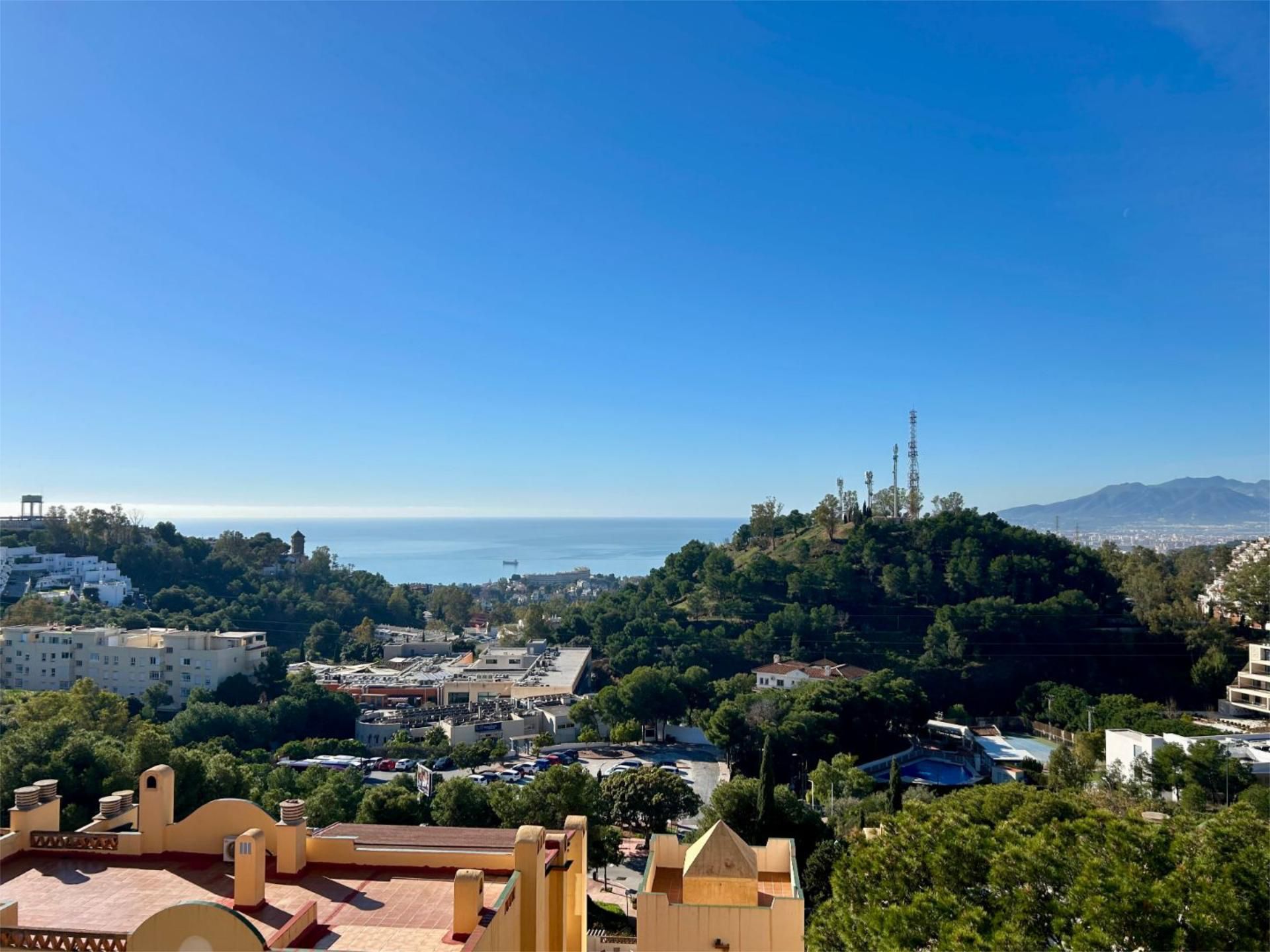 Exterior view of Flat for sale in Málaga Capital  with Air Conditioner, Terrace and Swimming Pool