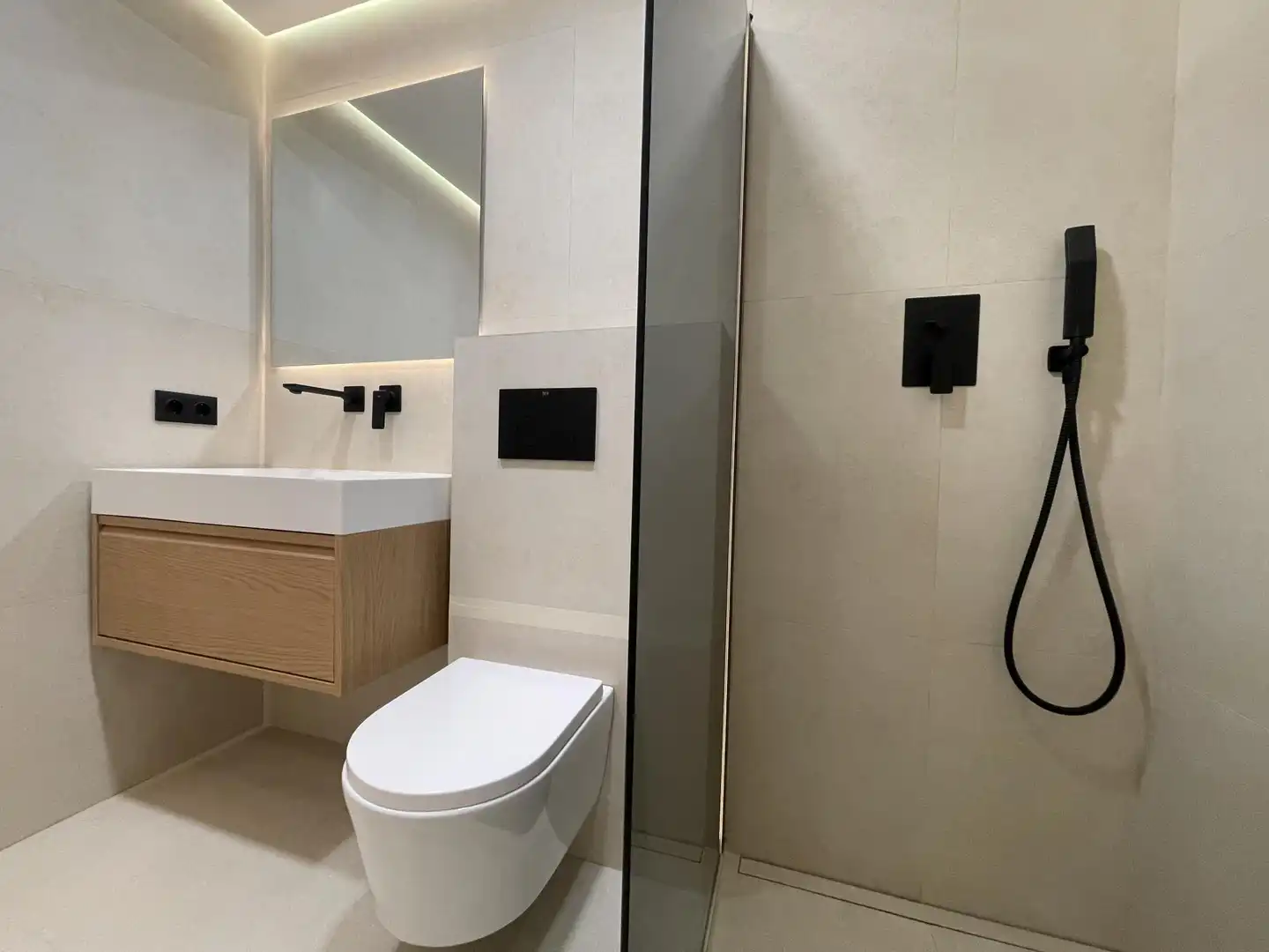 Bathroom of Flat for sale in Calvià  with Air Conditioner, Heating and Private garden